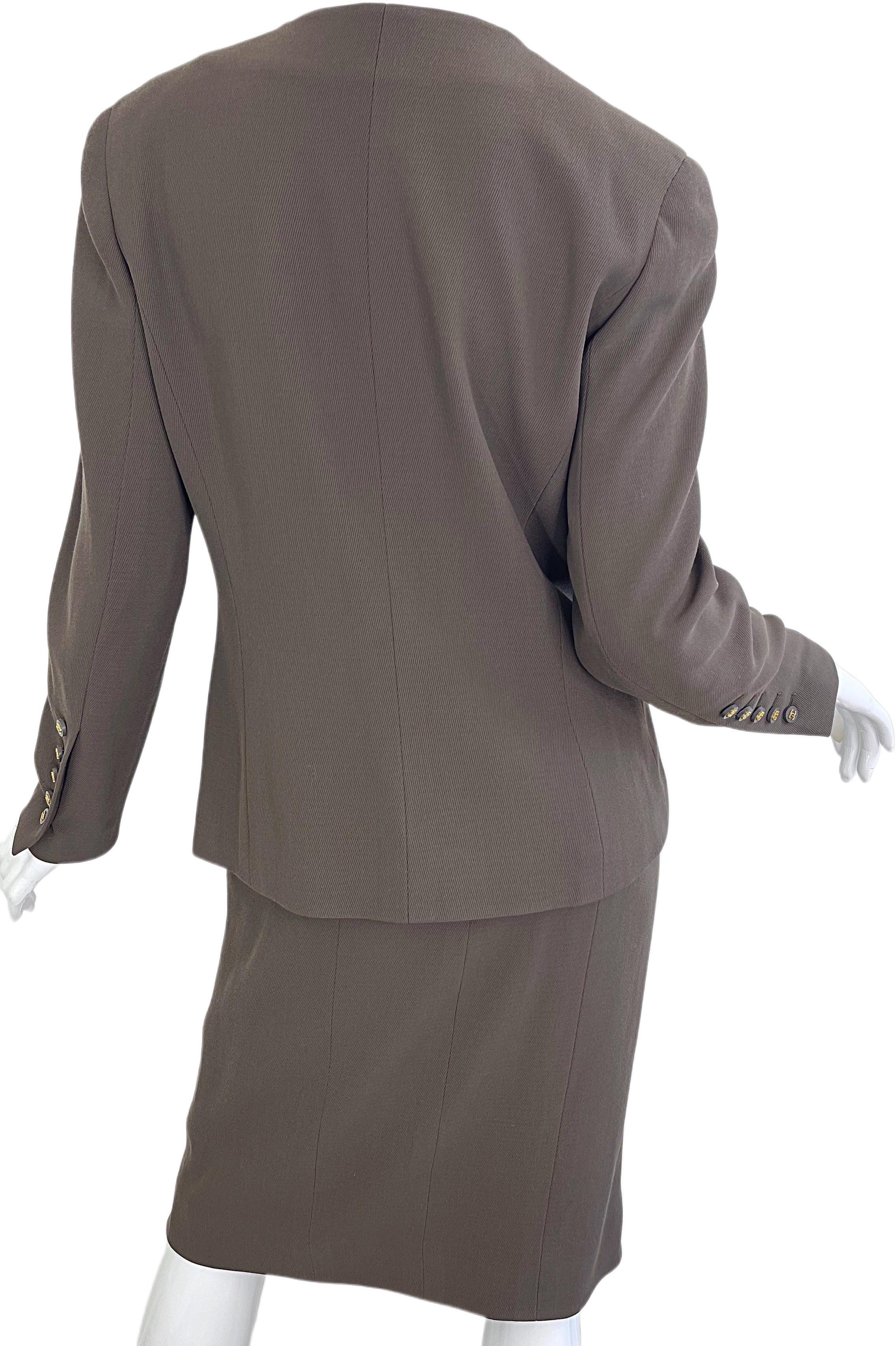 Chanel Fall 1994 Size 42 / 8 Vintage Army Olive Military Green Brown Skirt Suit For Sale 11