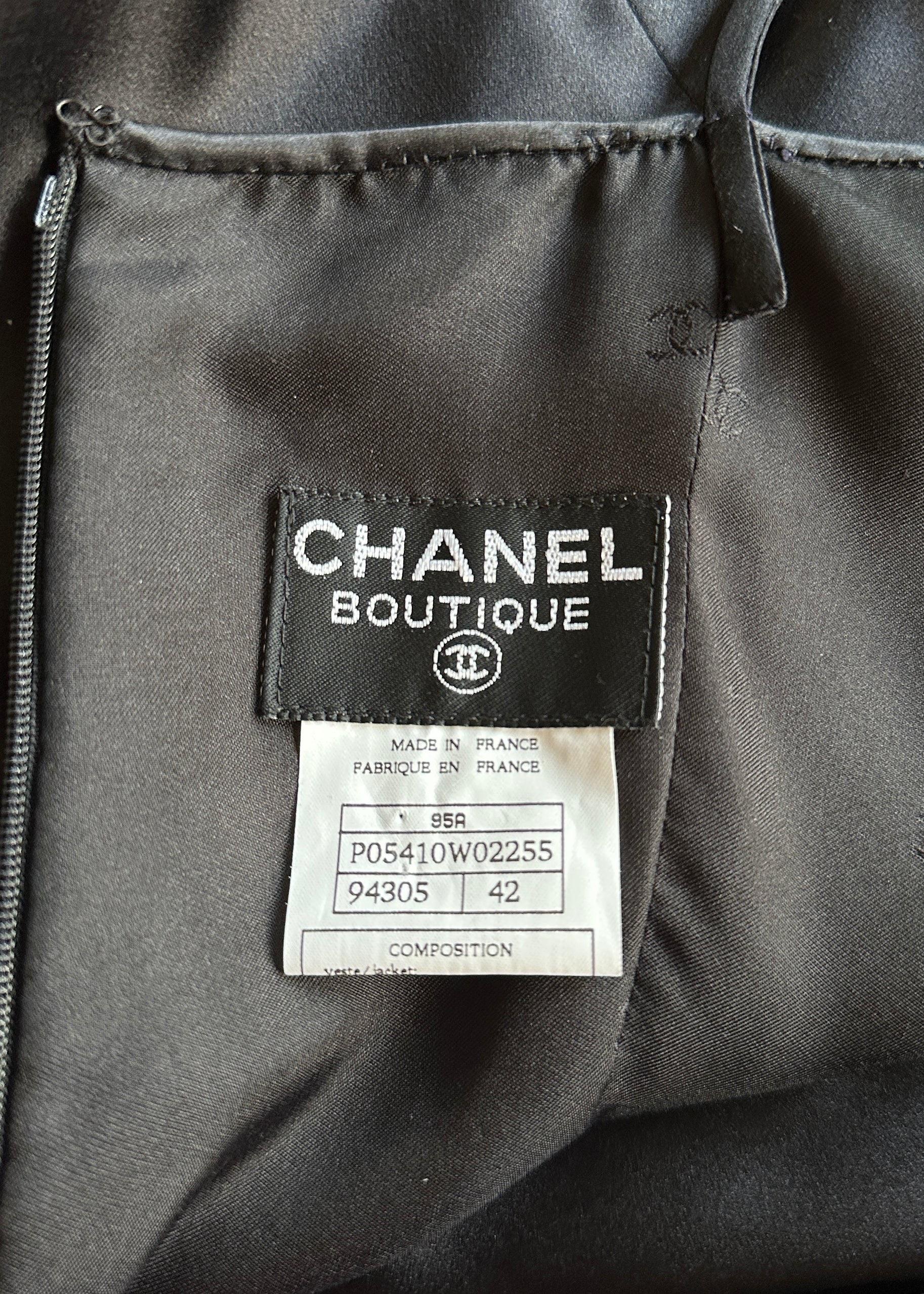 Chanel Automne 1995 Robe Robe en satin de soie noire Pour femmes en vente