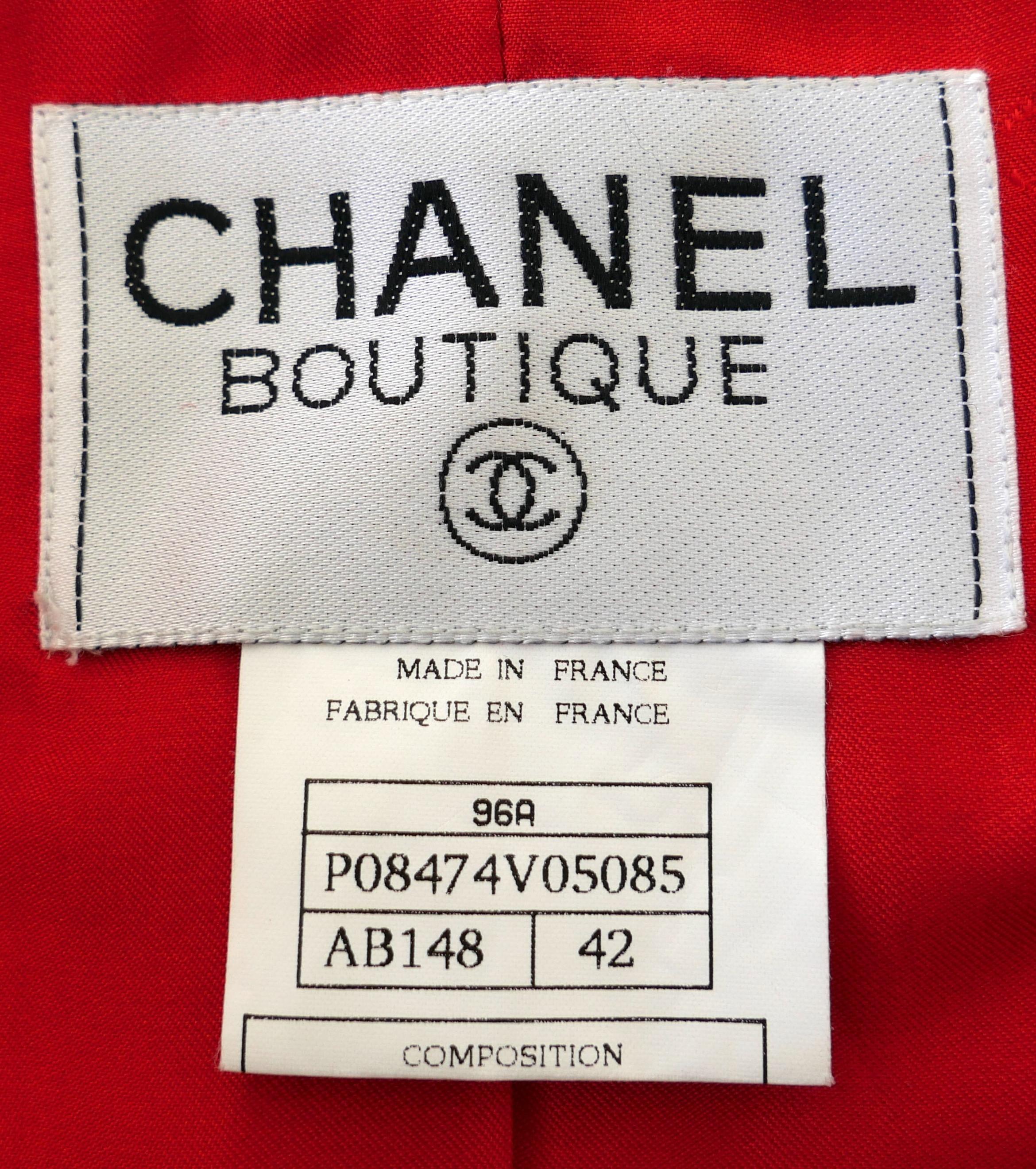 Chanel Autunno 1996 96A Cappotto in lana rossa con bottoni Gripoix in vendita 4