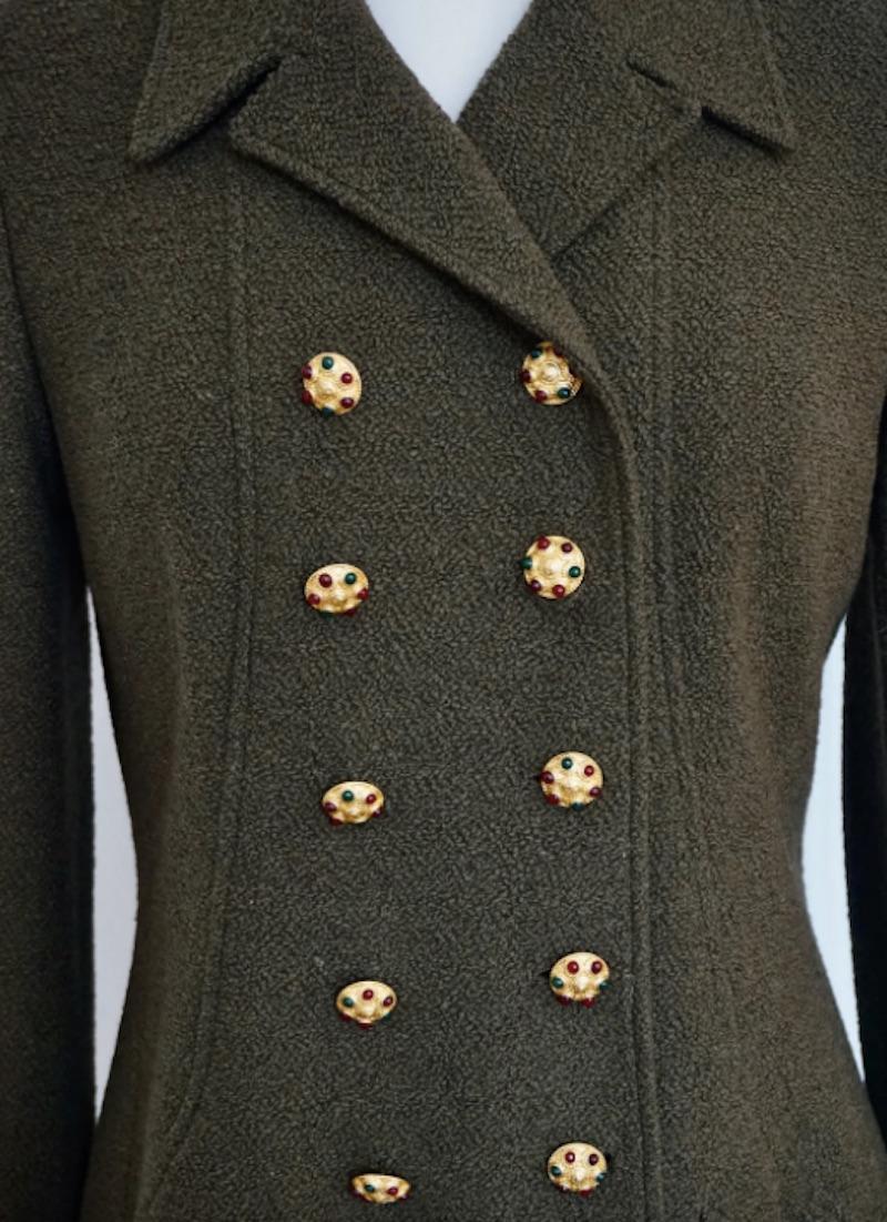 Chanel Fall 1996 Olive Green Jacket with Gripoix Buttons In Excellent Condition In New York, NY