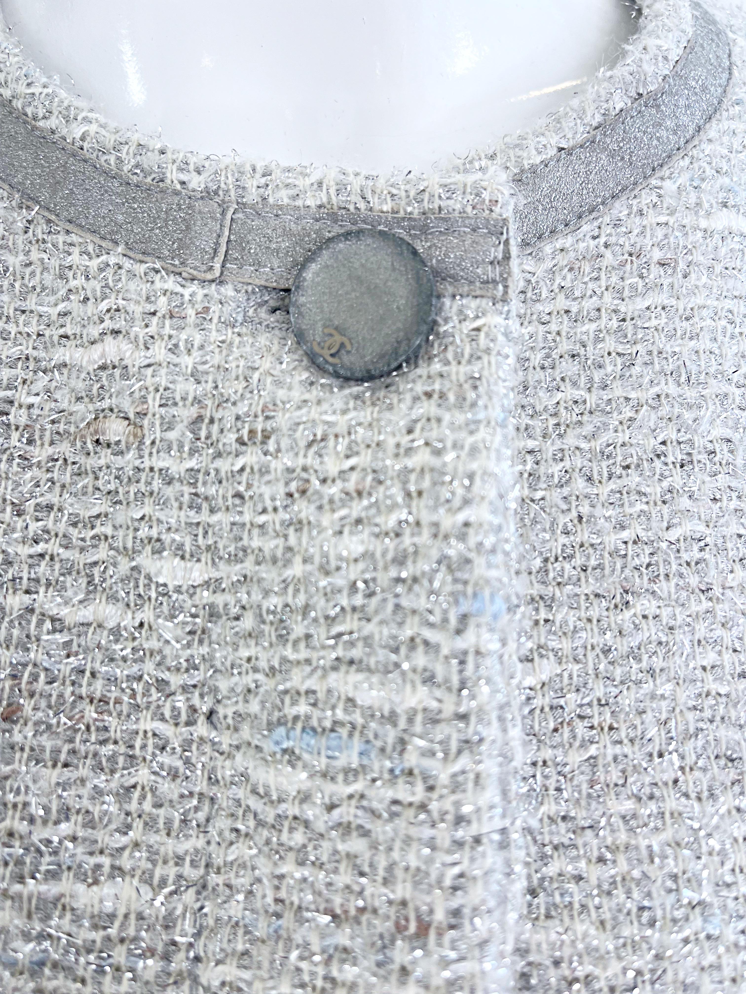 Chanel Fall 1999 Runway Size 46 Large Silver Tweed Vintage Blazer Jacket Pockets For Sale 12