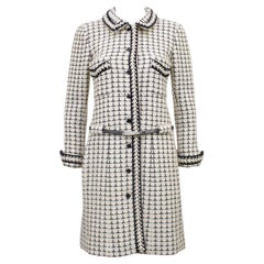 Chanel Otoño 2000 Chaqueta Larga Boucle Blanca y Negra