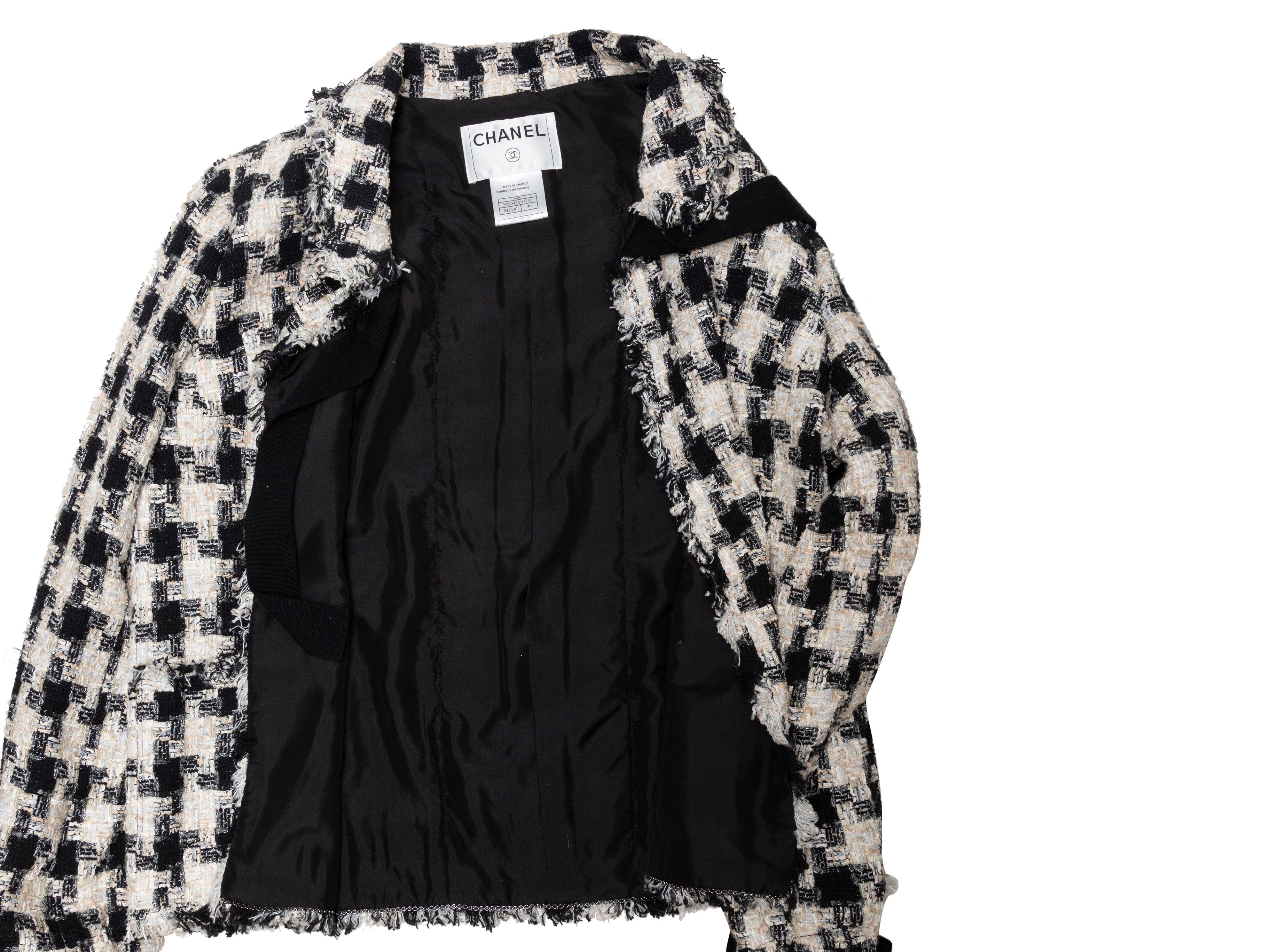 Women's Chanel Fall 2004 Black & White Houndstooth Tweed Jacket