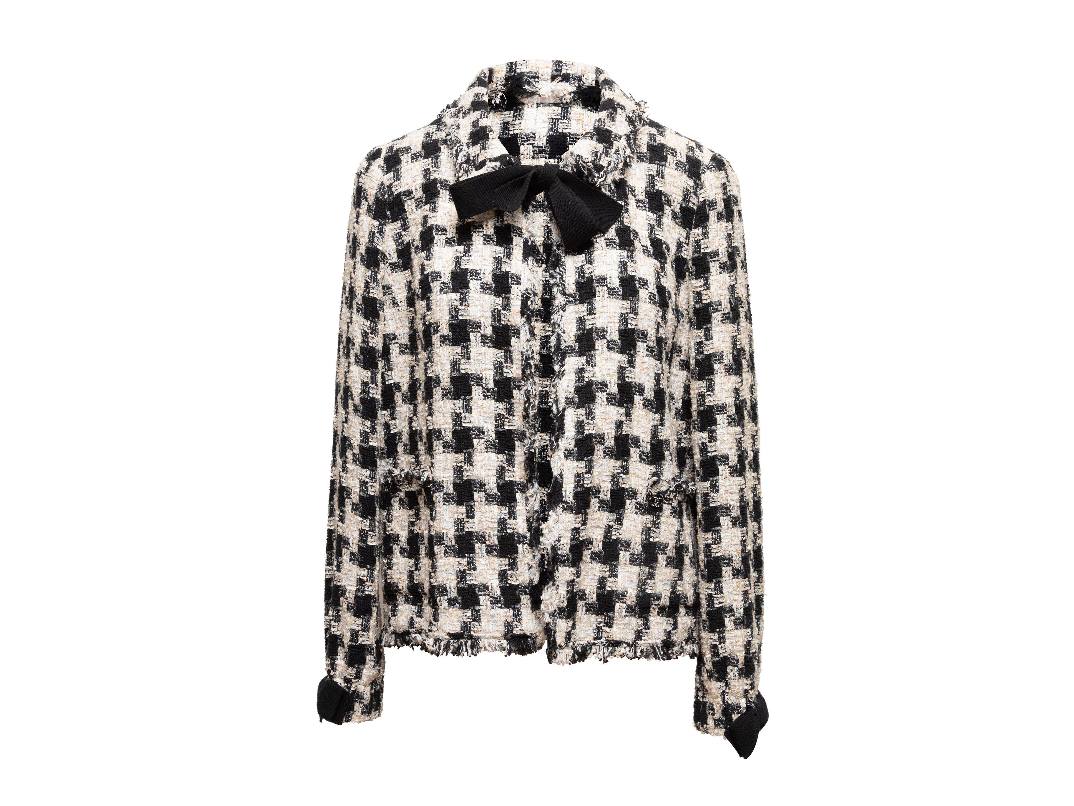 Chanel Fall 2004 Black & White Houndstooth Tweed Jacket 3