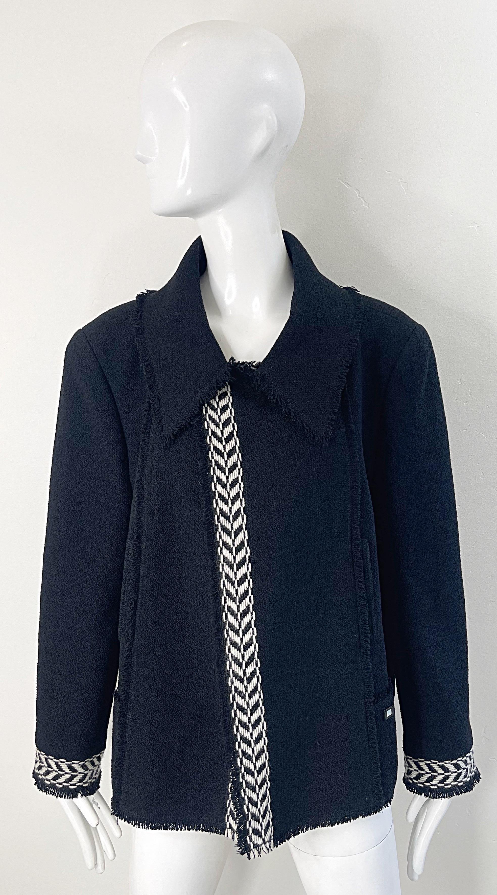Chanel taglia 50 / US 14 16 Autunno 2004: giacca in tweed vintage in bianco e nero in vendita 15