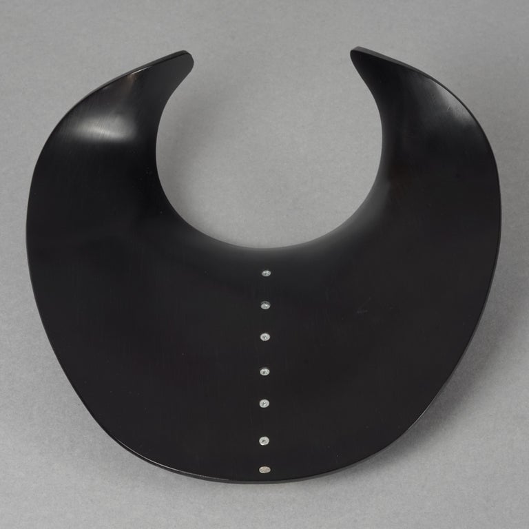 CHANEL FALL 2007 Black and White Resin Breastplate Choker Necklace For Sale 4