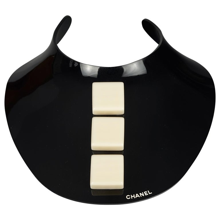 CHANEL FALL 2007 Black and White Resin Breastplate Choker Necklace For Sale
