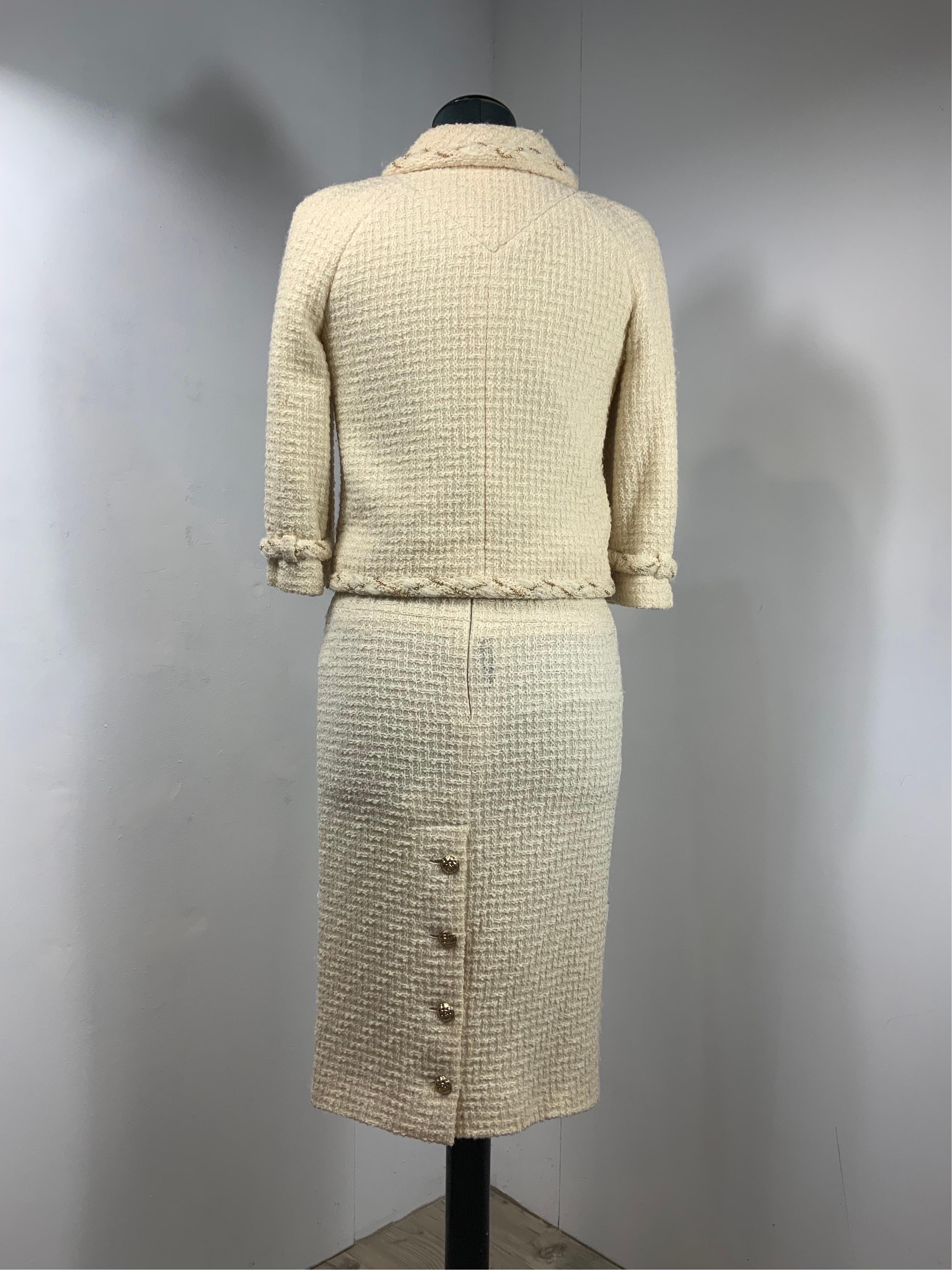 Beige Chanel Fall 2007 ready to wear vintage tailleur  For Sale