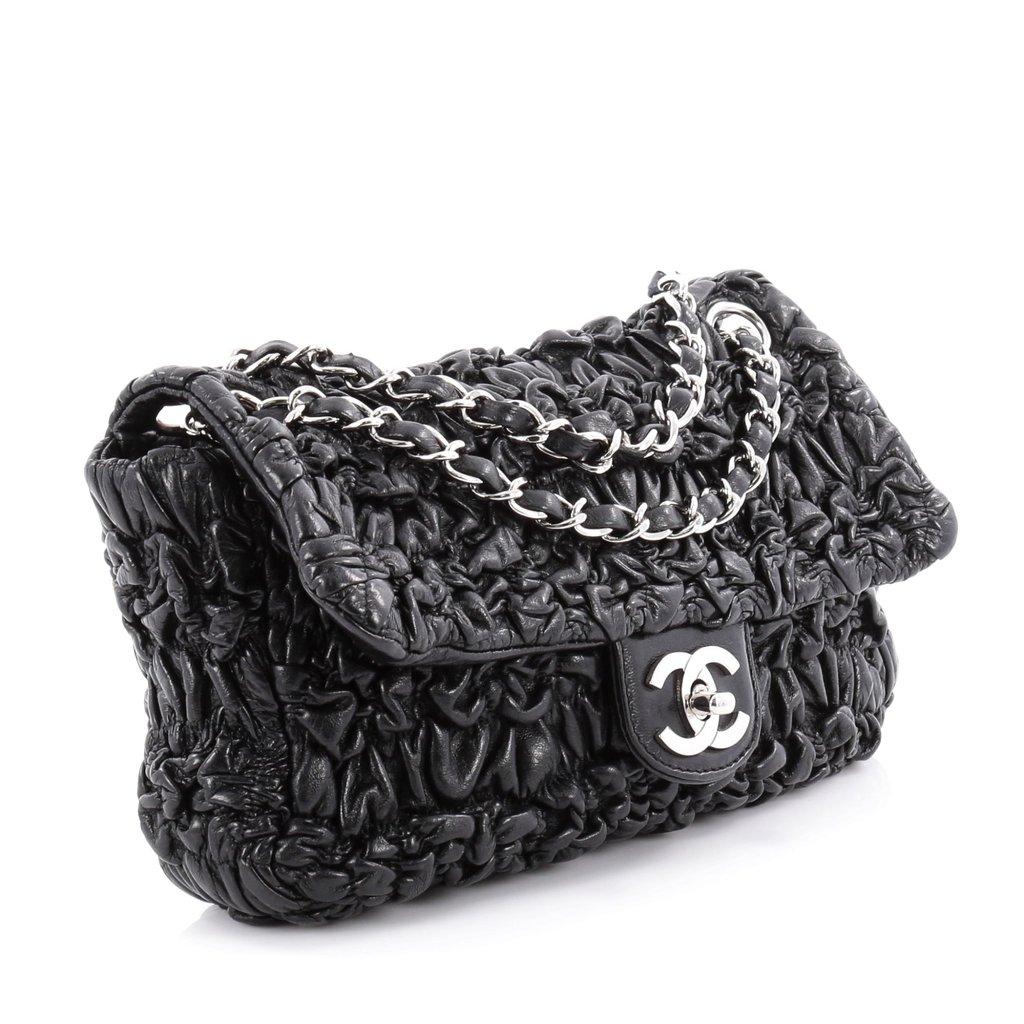 Chanel Fall 2007 Ruched Wrinkled Black Leather Medium Classic Flap Bag  In Good Condition For Sale In Miami, FL