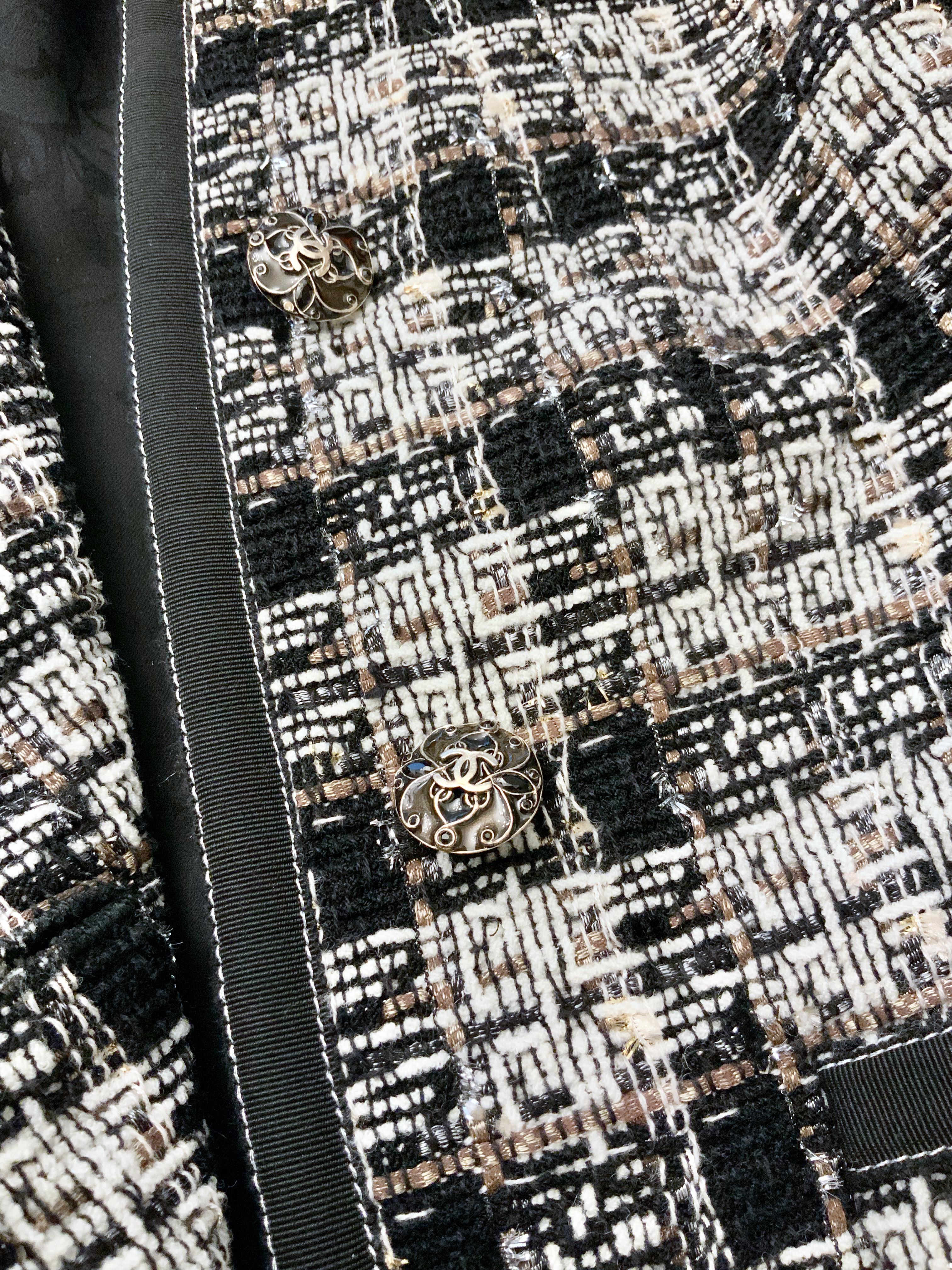 Women's Chanel Fall 2008 Black and White Tweed Jacket