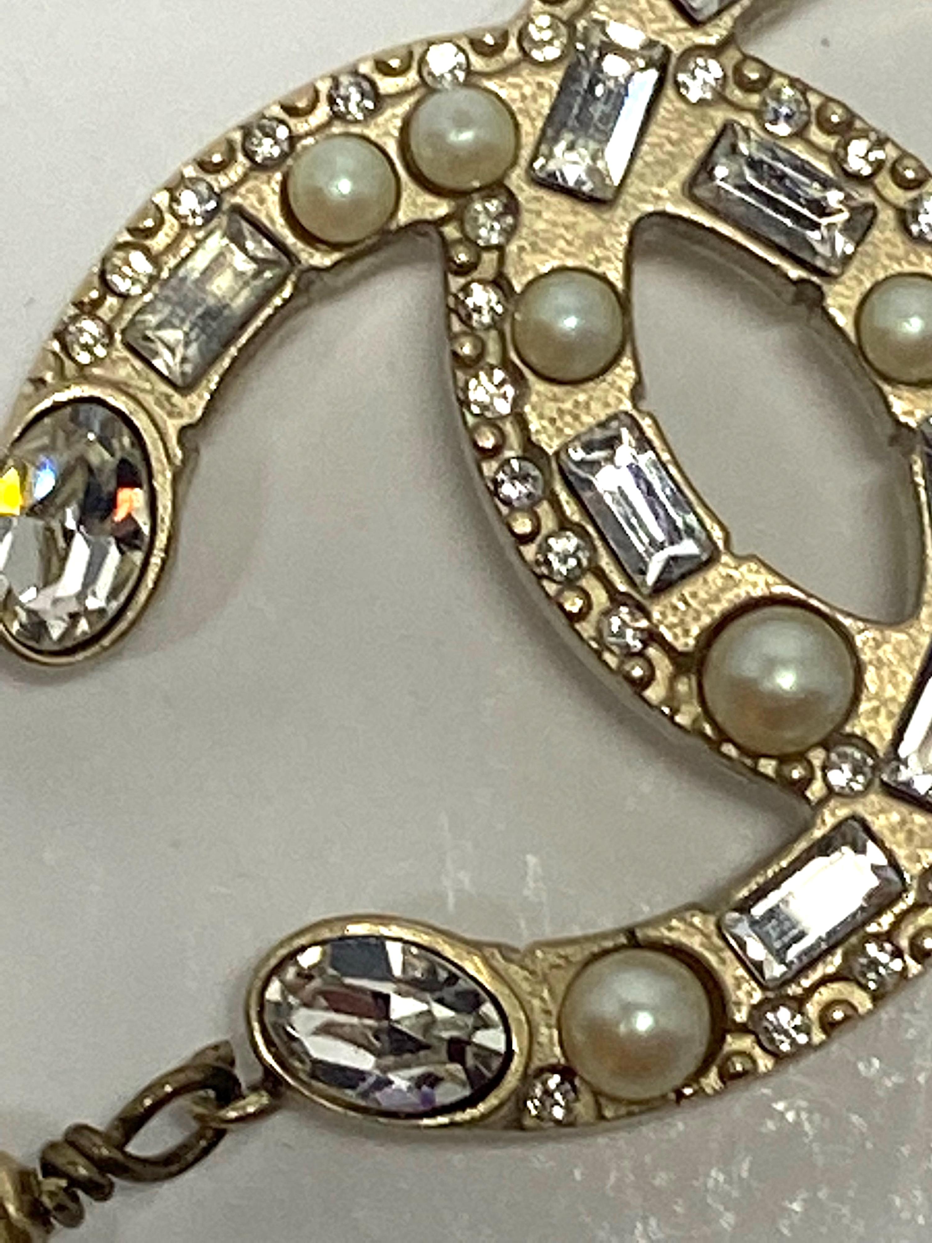 Chanel Fall 2009 Pearl  and Cristal  Bead Bracelet For Sale 5