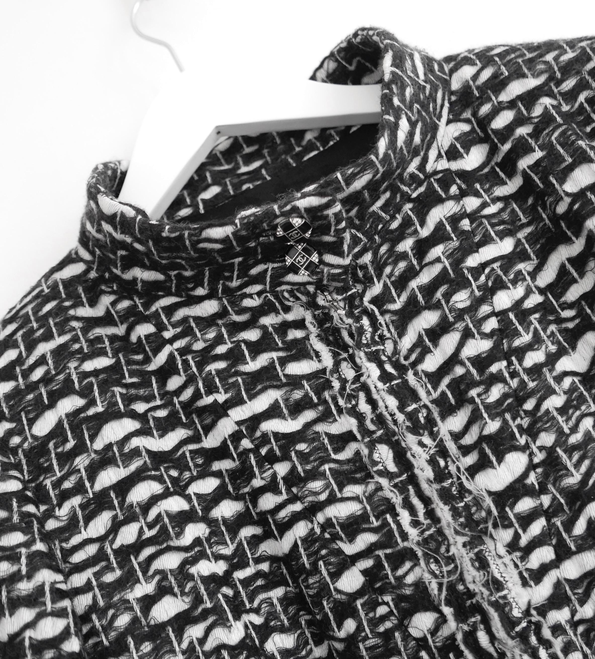 Chanel Fall 2010 Black & White Loose Weave Tweed Coat In Excellent Condition For Sale In London, GB