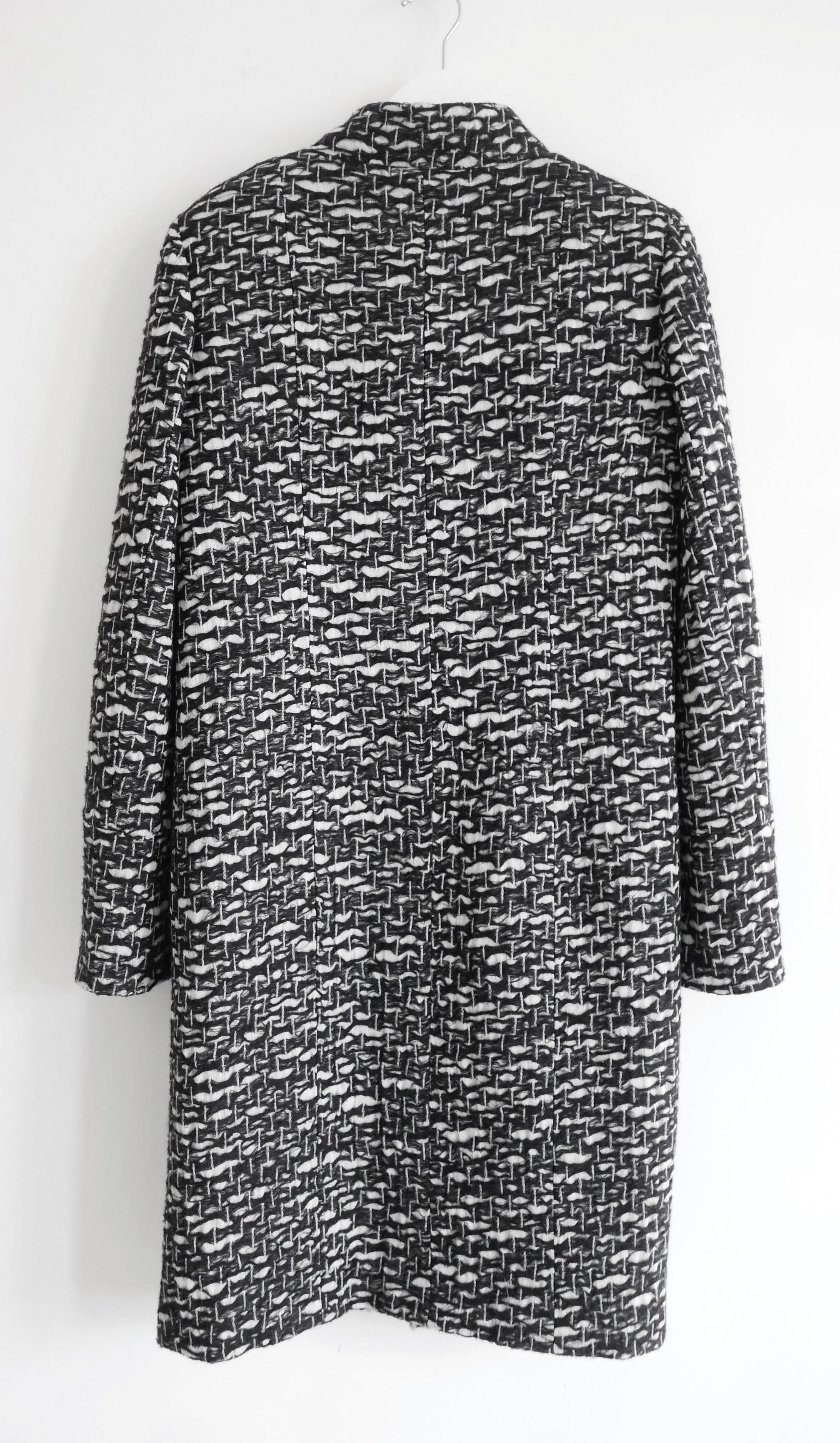 Chanel Fall 2010 Black & White Loose Weave Tweed Coat For Sale 1