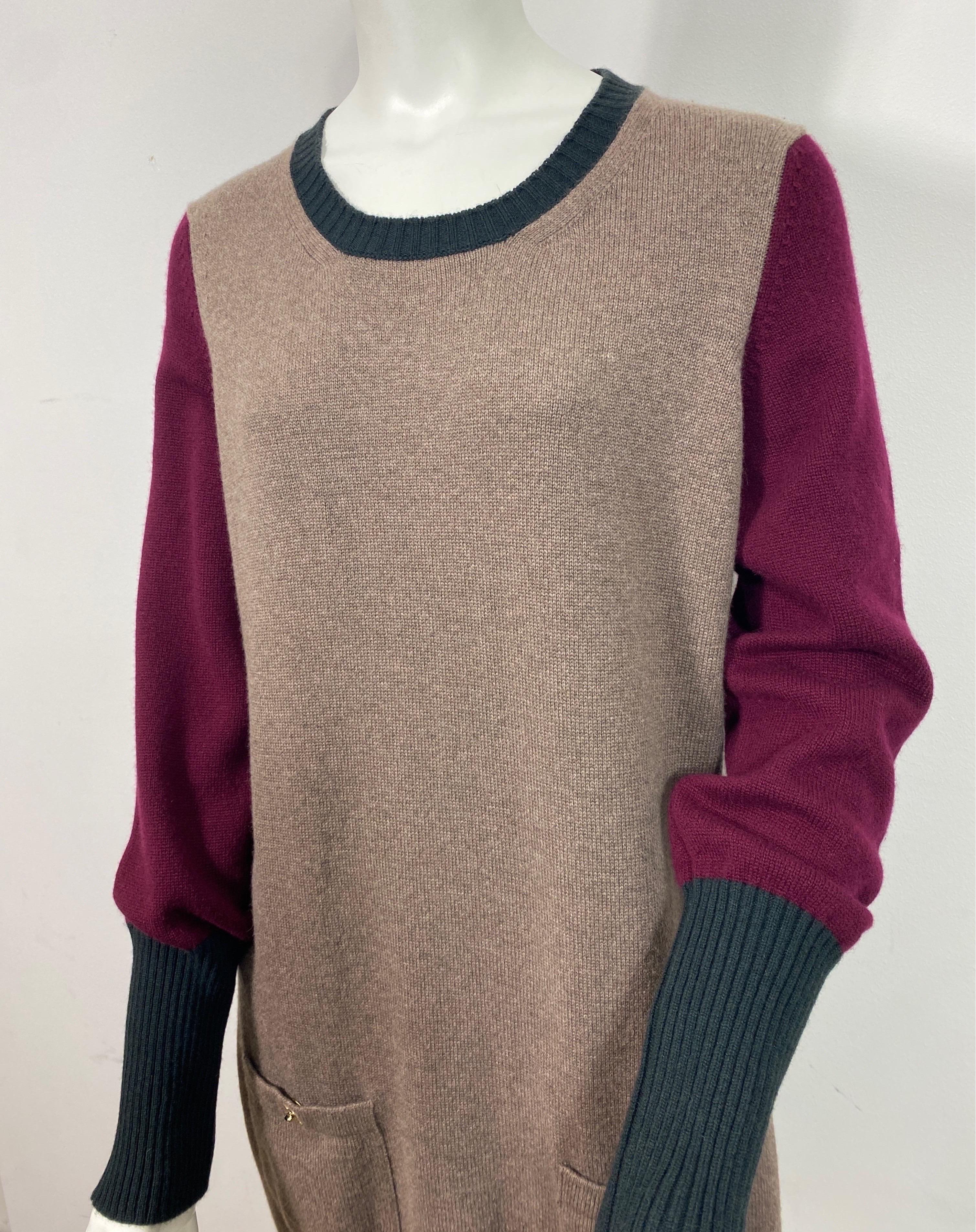 Chanel Fall 2011 Interlocking CC Cashmere Dress-Size 46 In Excellent Condition For Sale In West Palm Beach, FL