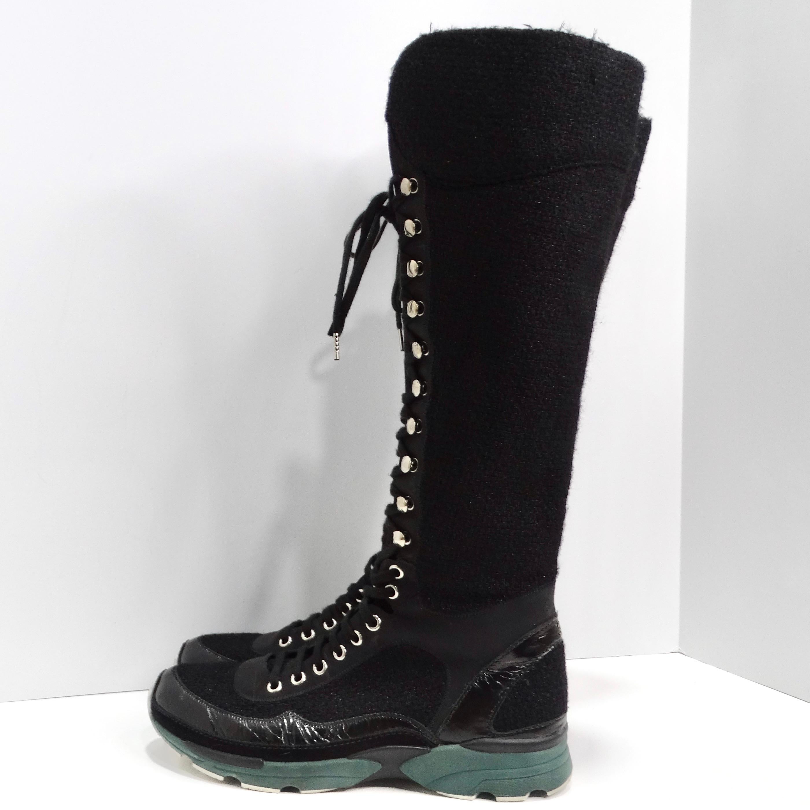 Chanel Fall 2014 Patent Calfskin Tweed Sneaker Boot (bottes de baskets en tweed) en vente 9