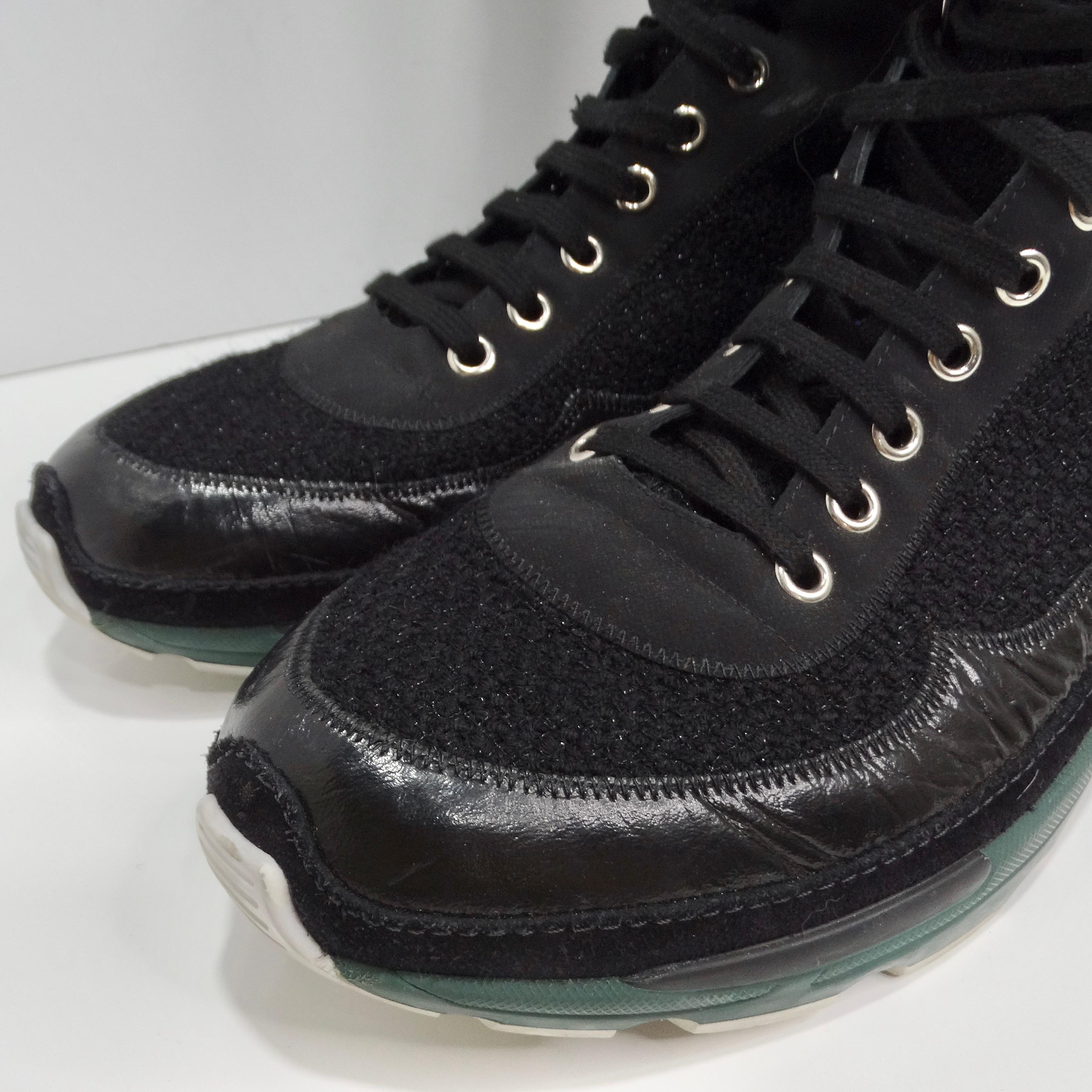 Chanel Fall 2014 Patent Calfskin Tweed Sneaker Boot (bottes de baskets en tweed) en vente 11