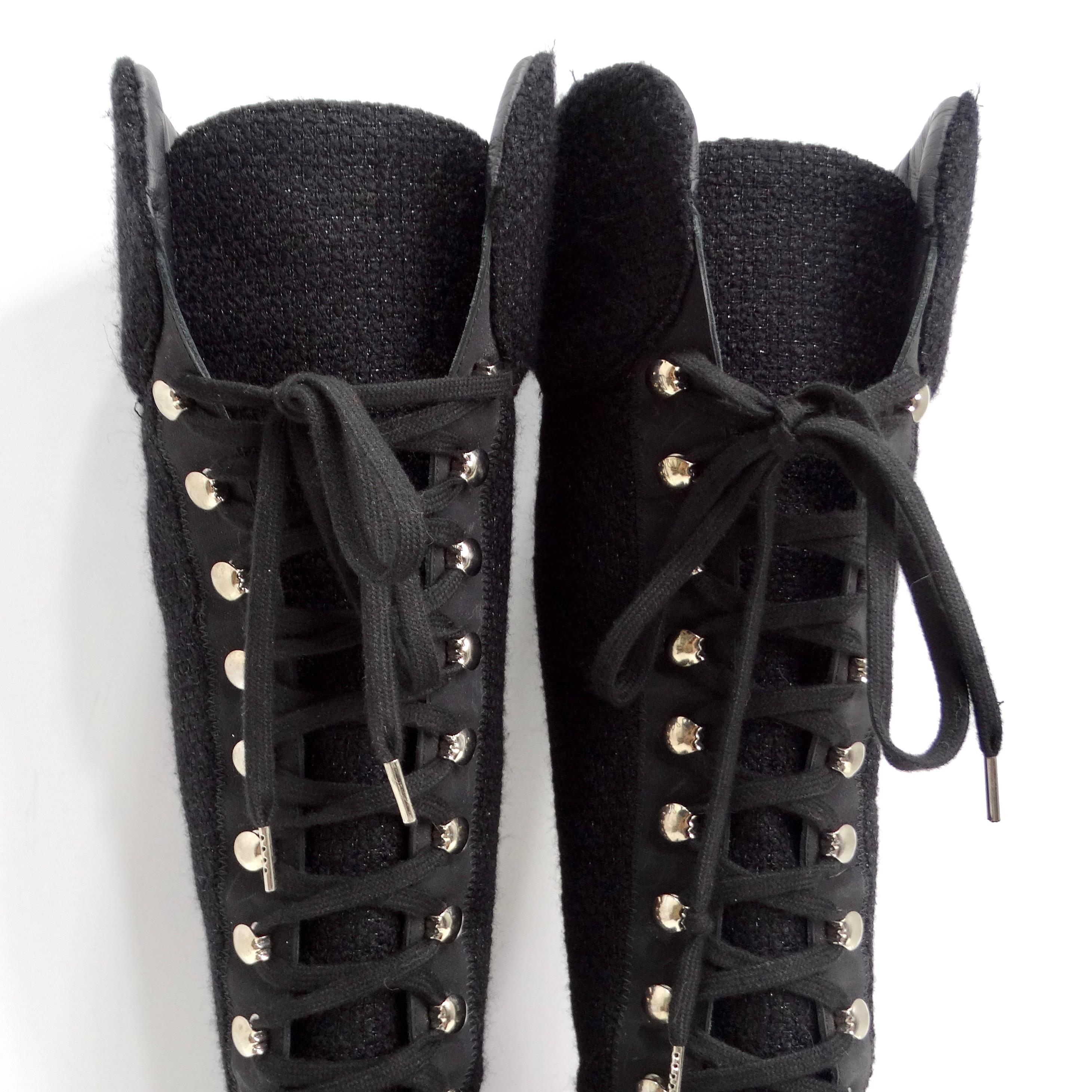 Chanel Fall 2014 Patent Calfskin Tweed Sneaker Boot (bottes de baskets en tweed) en vente 13