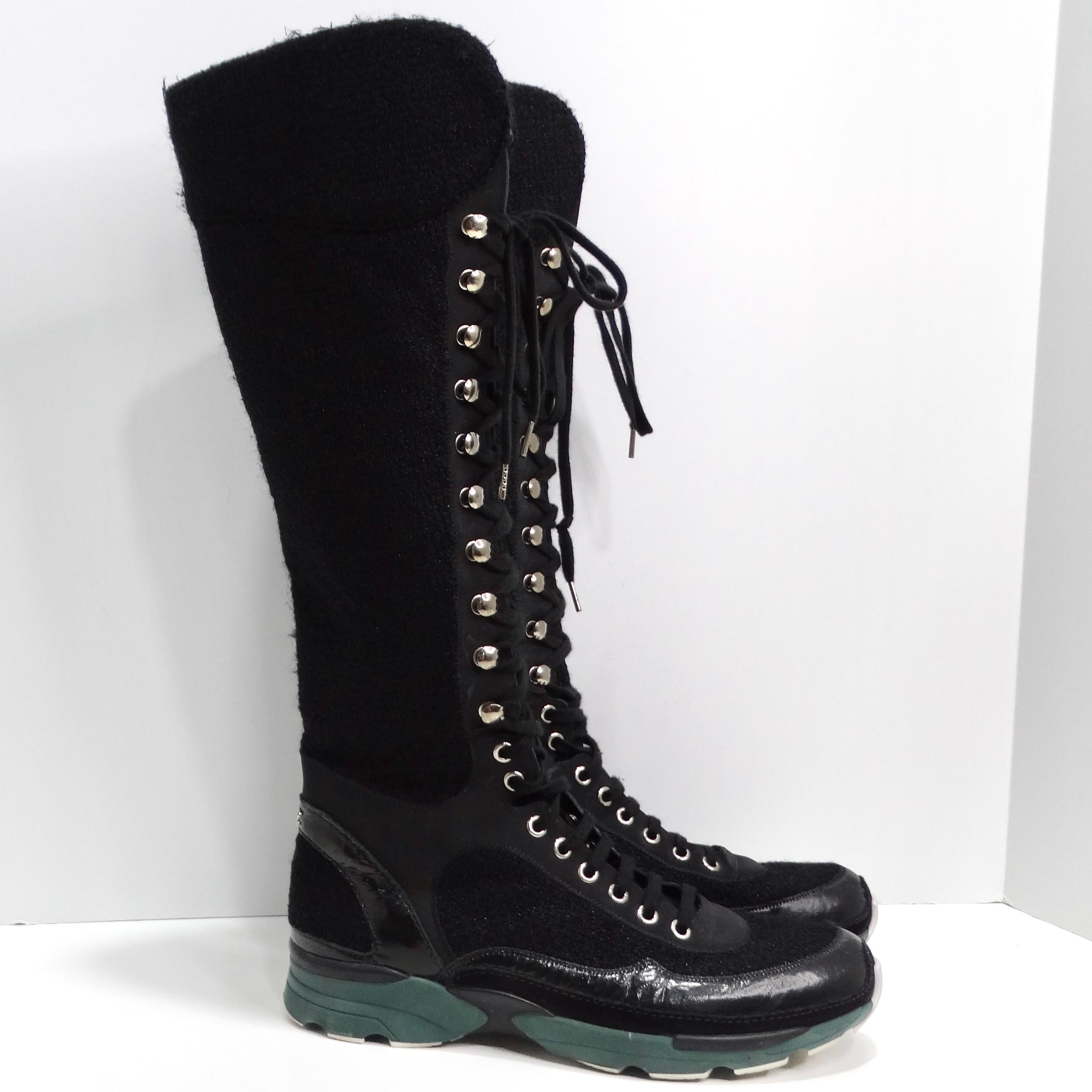 Chanel Fall 2014 Patent Calfskin Tweed Sneaker Boot (bottes de baskets en tweed) en vente 2