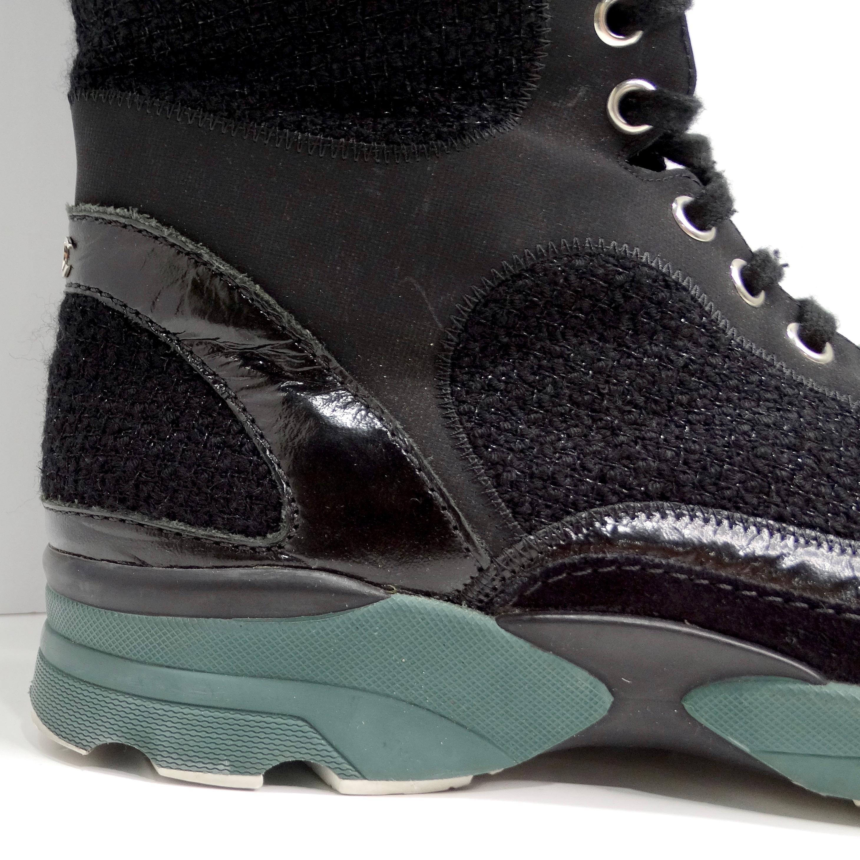 Chanel Fall 2014 Patent Calfskin Tweed Sneaker Boot (bottes de baskets en tweed) en vente 3