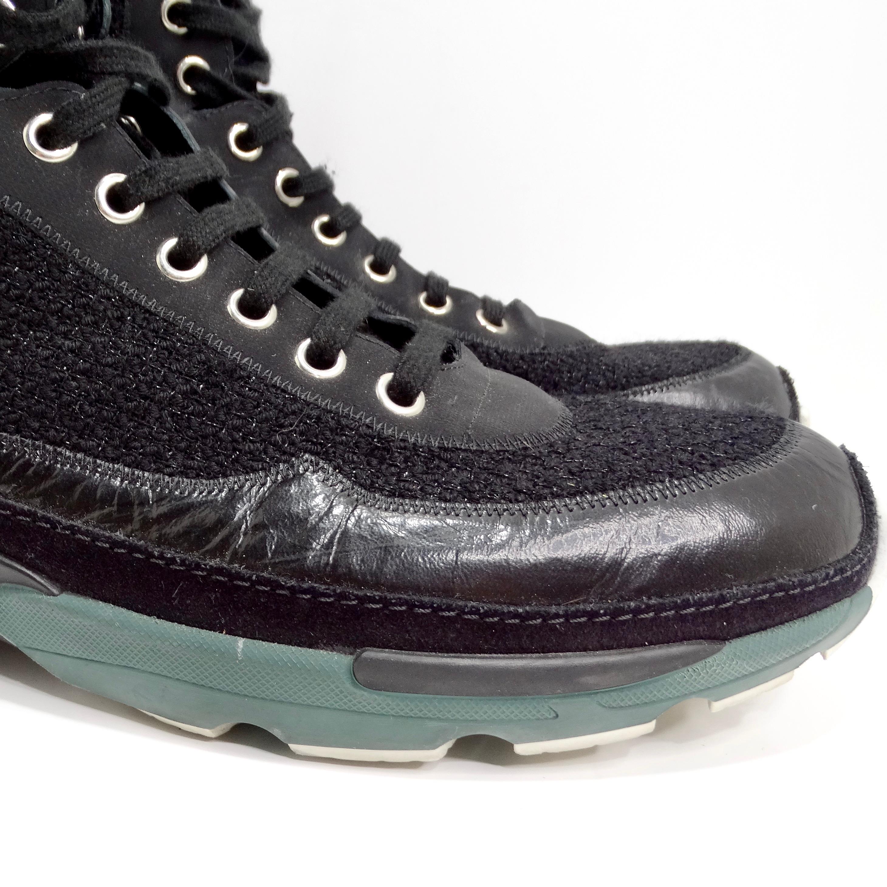 Chanel Fall 2014 Patent Calfskin Tweed Sneaker Boot (bottes de baskets en tweed) en vente 4
