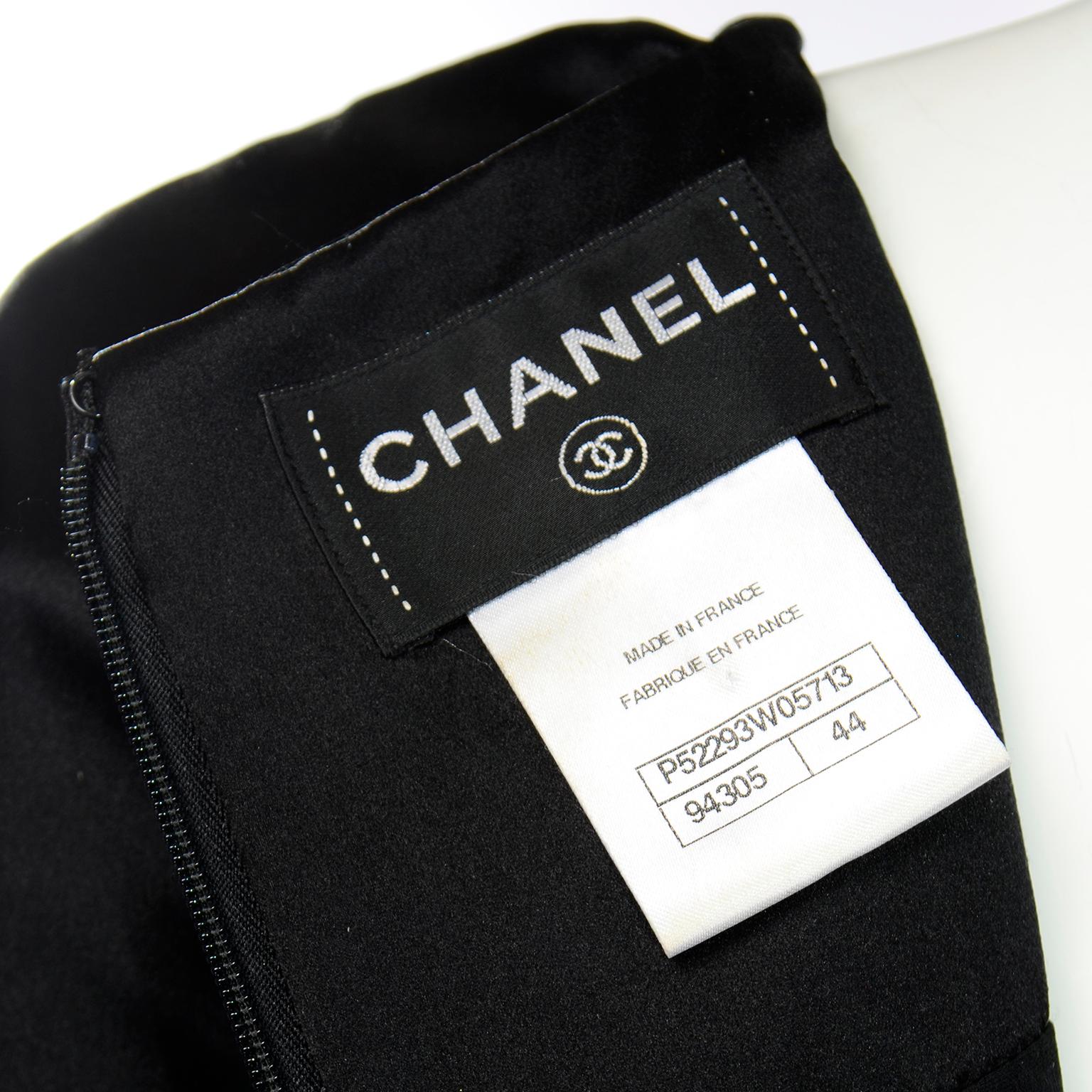Chanel Autunno 2015 Vestito a maniche corte in lana, bouclè e seta nera con bottoni Gripoix 5
