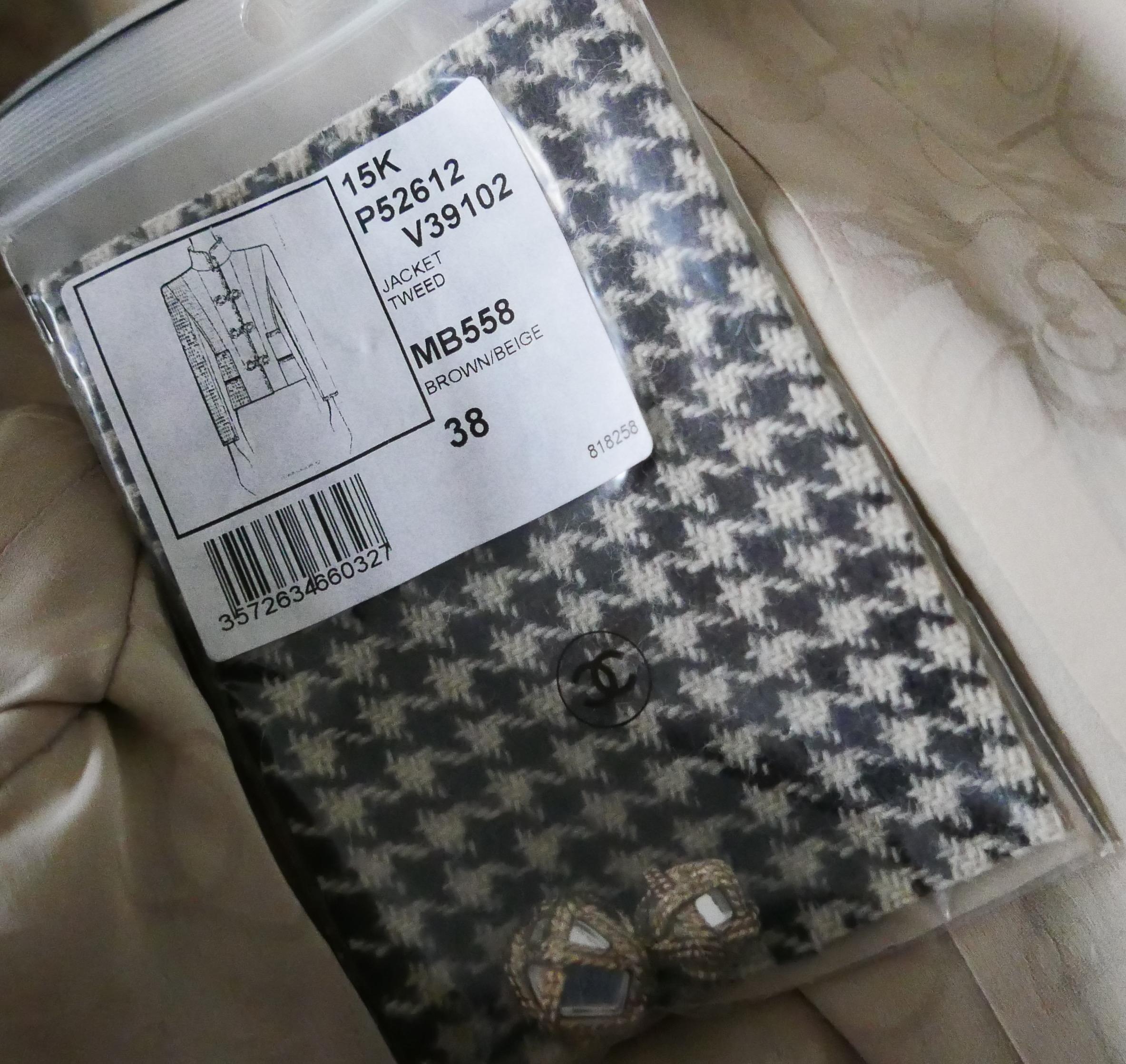 Chanel Fall 2015 Houndstooth Fantasy Tweed Jacket  For Sale 5