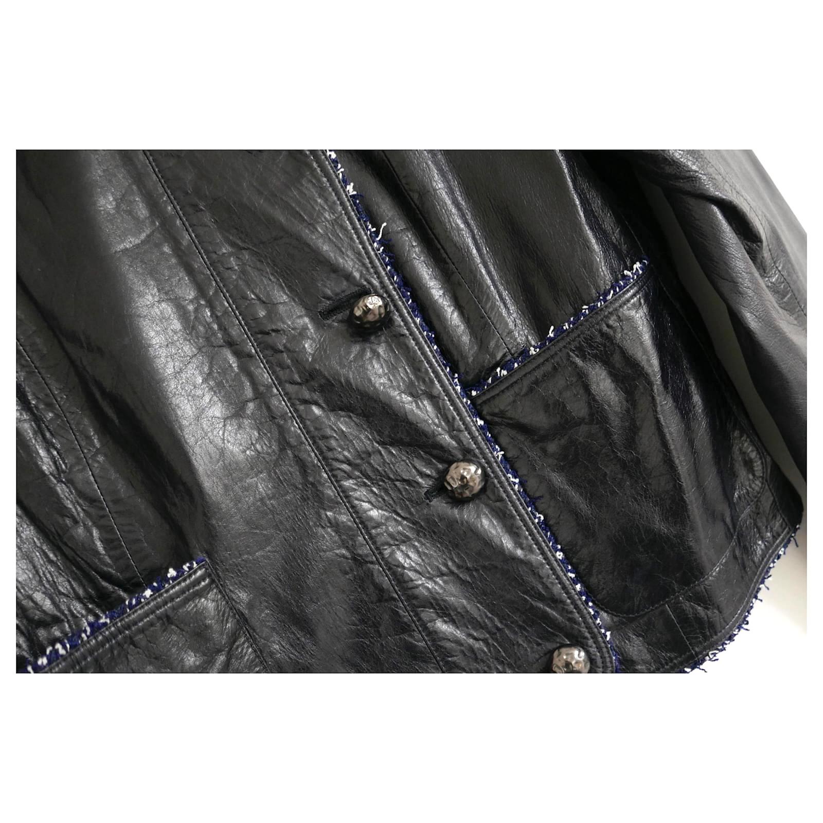 Noir Chanel automne 2016 - Veste fourreau en cuir avec bordures en tweed en vente