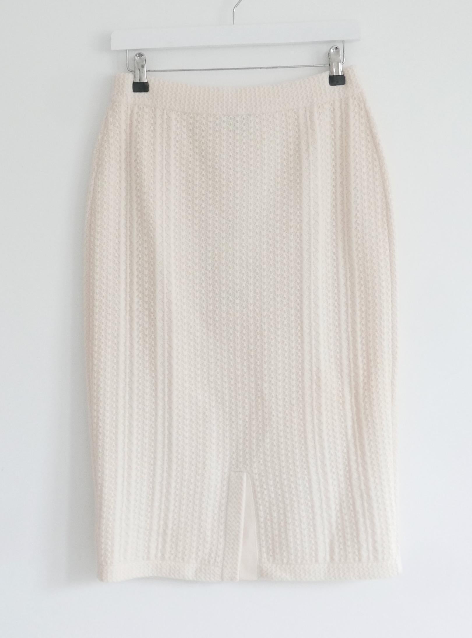 Chanel Fall 2017 Cashmere Knit Midi Pencil Skirt In New Condition For Sale In London, GB