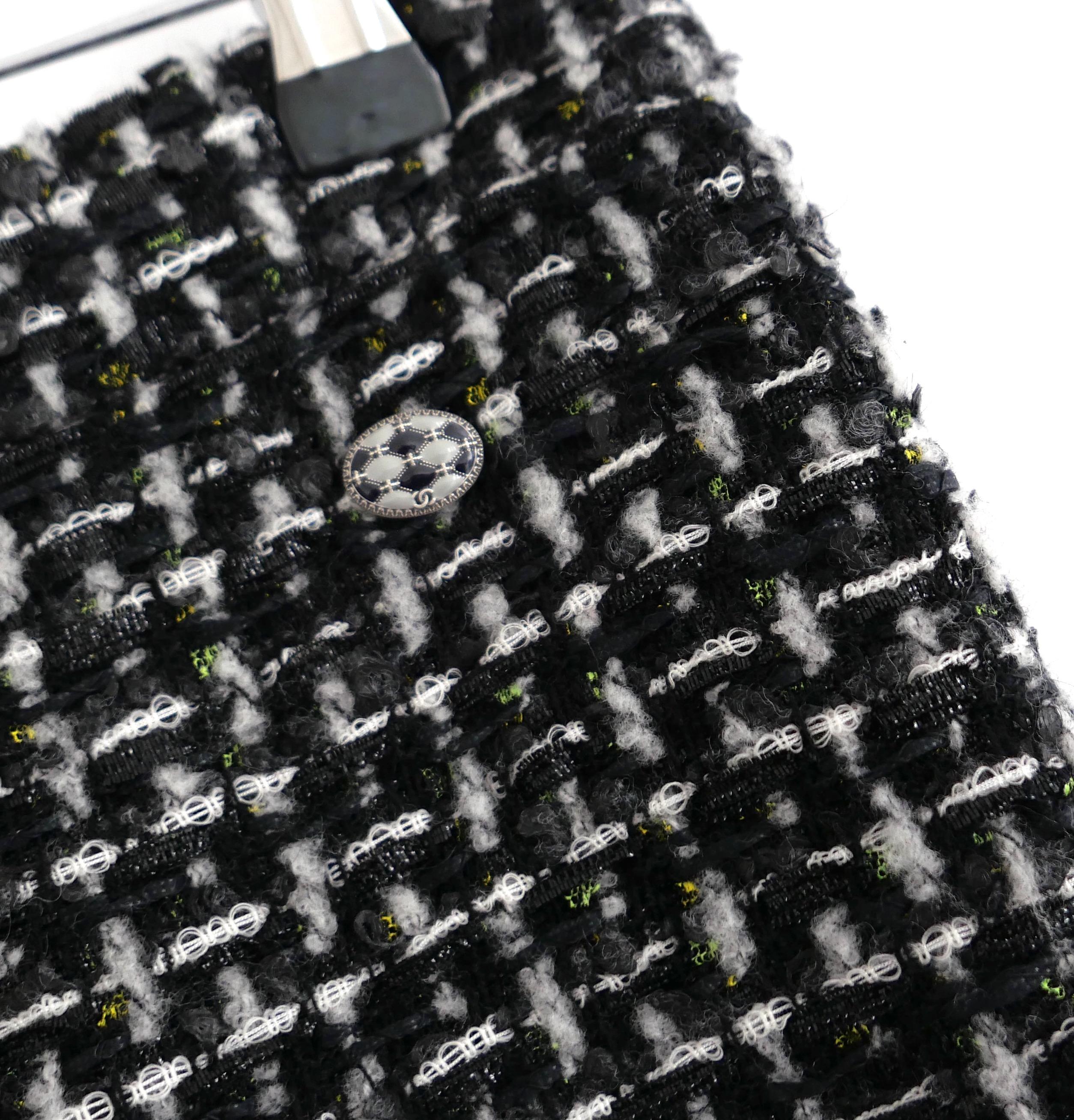 Noir Chanel automne 2017 Jupe crayon en tweed fantaisie chunky en vente