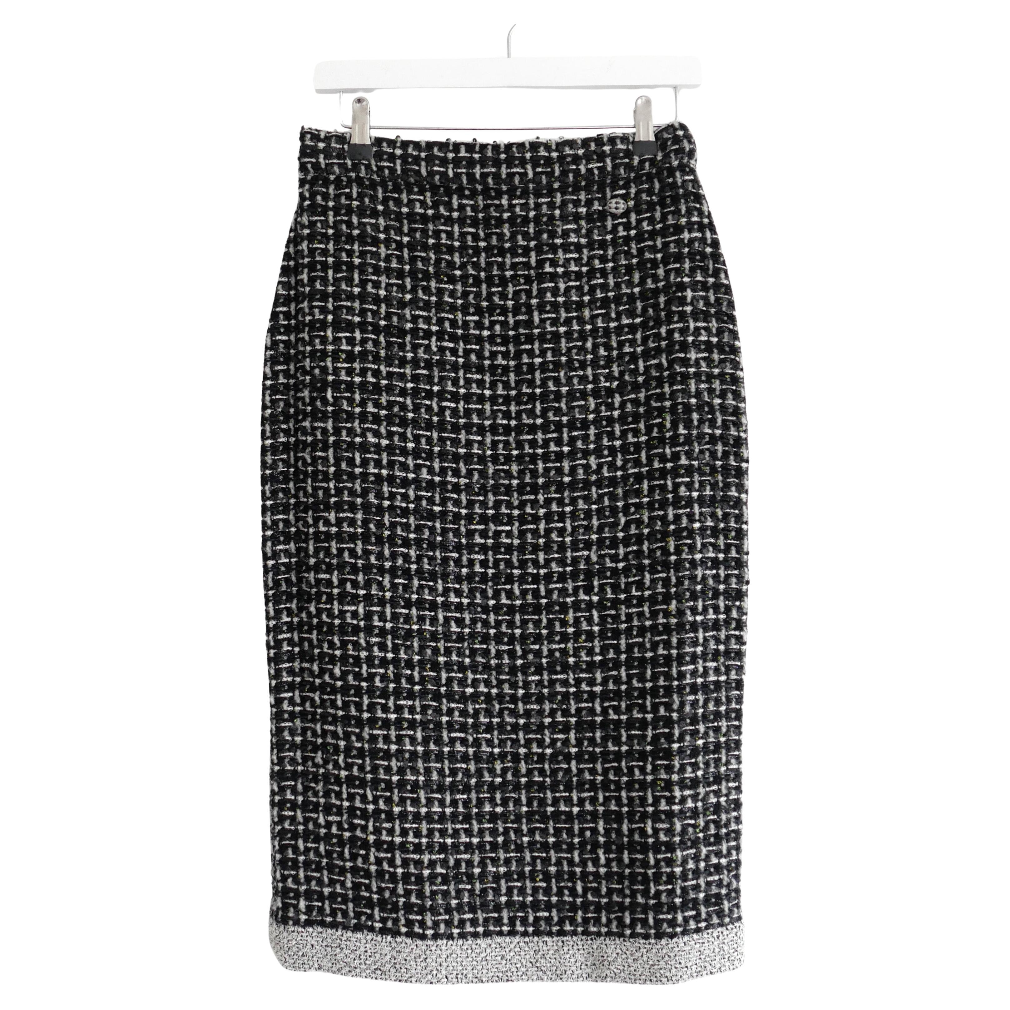 Chanel Fall 2017 Chunky Fantasy Tweed Pencil Skirt