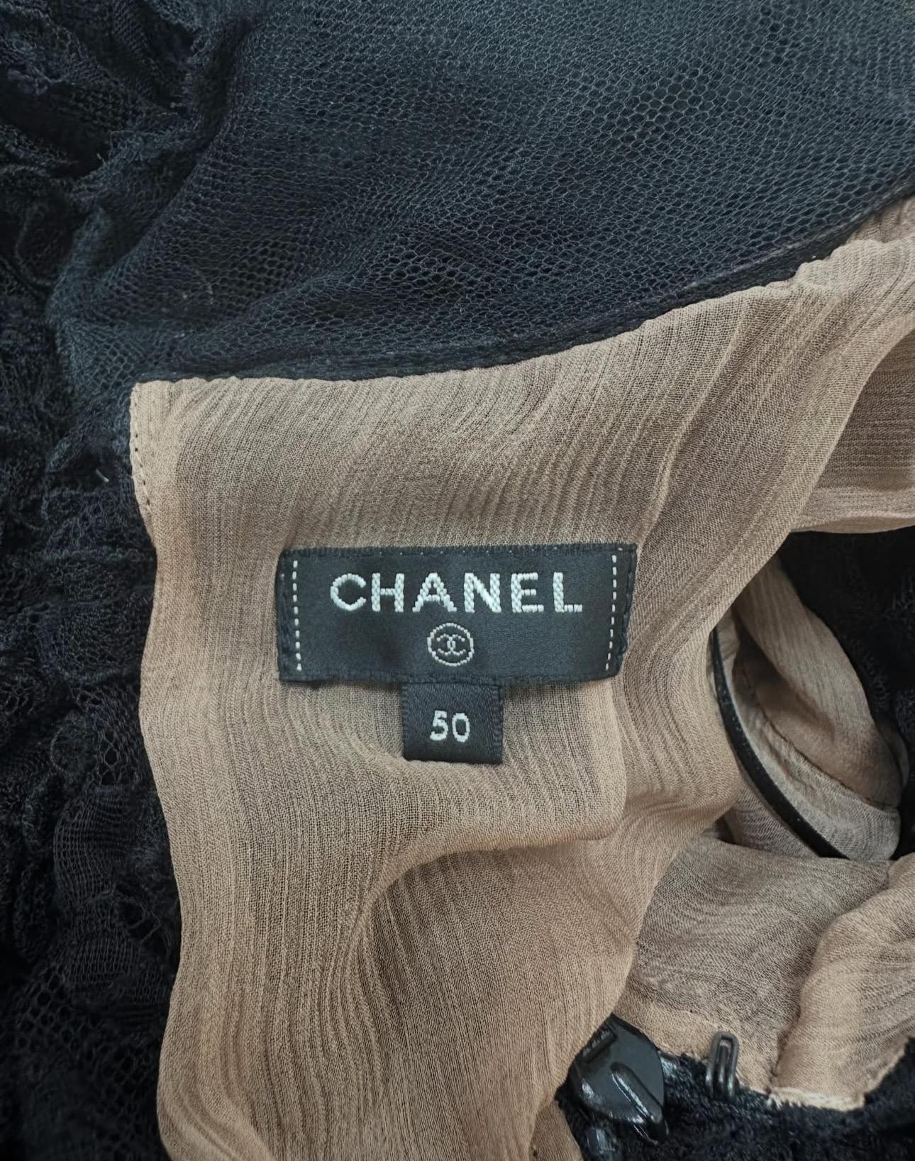 Chanel automne 2018 robe longue en dentelle noire Sz. 50 Bon état - En vente à Krakow, PL