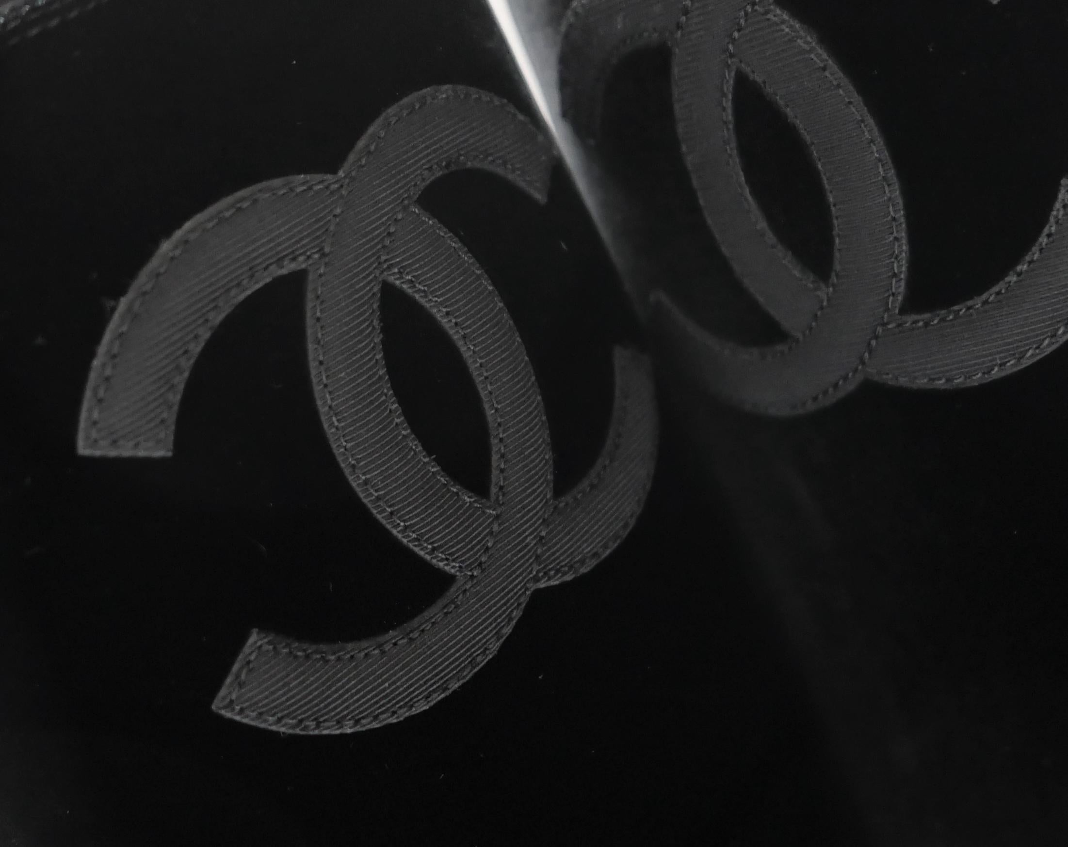 Chanel - Automne 2018 - Bottes cavalières en velours CC Neuf - En vente à London, GB