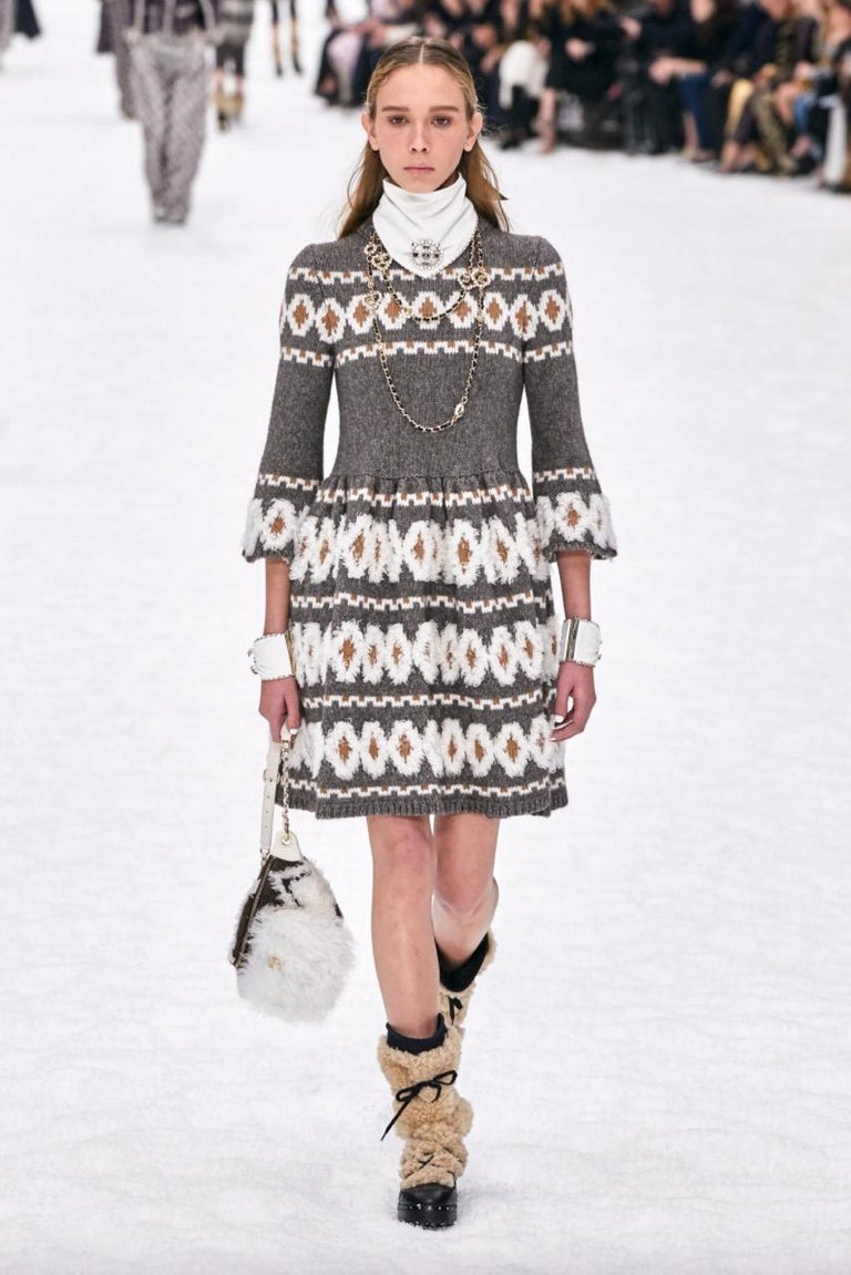 Runway Beige Wool Dress LOUIS VUITTON 2013 Runway Beige Sequin