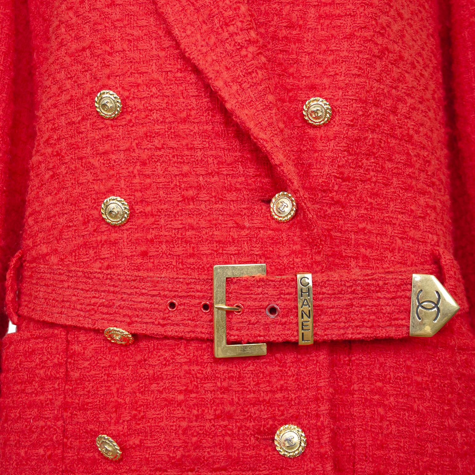 Chanel Herbst/Winter 1988 Roter doppelreihiger Boucle-Rockanzug mit Gürtel Damen