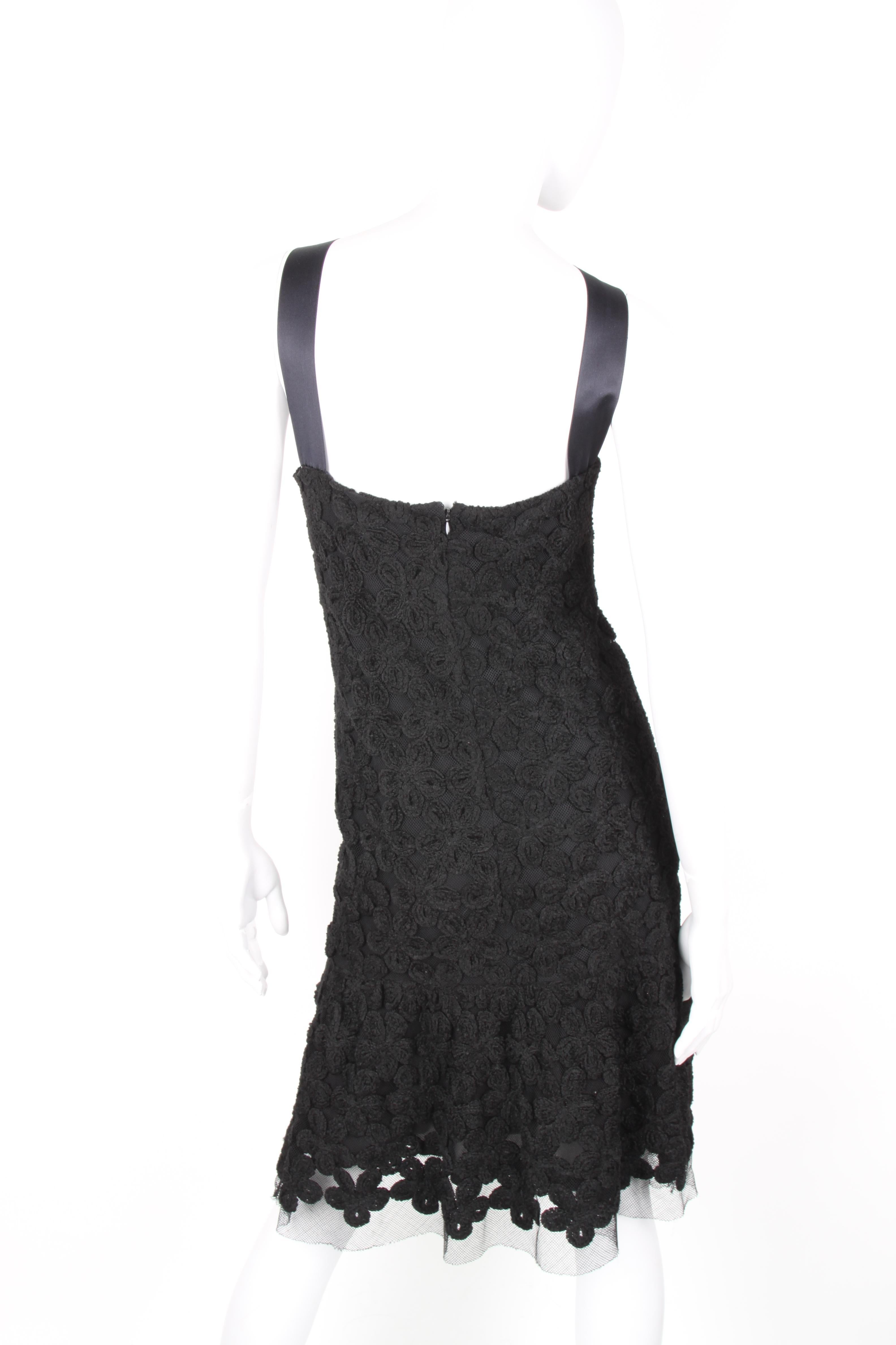 Chanel Fall/Winter 2005 Black Floral Crotchet Camelia Wool Mesh Dress For Sale 3