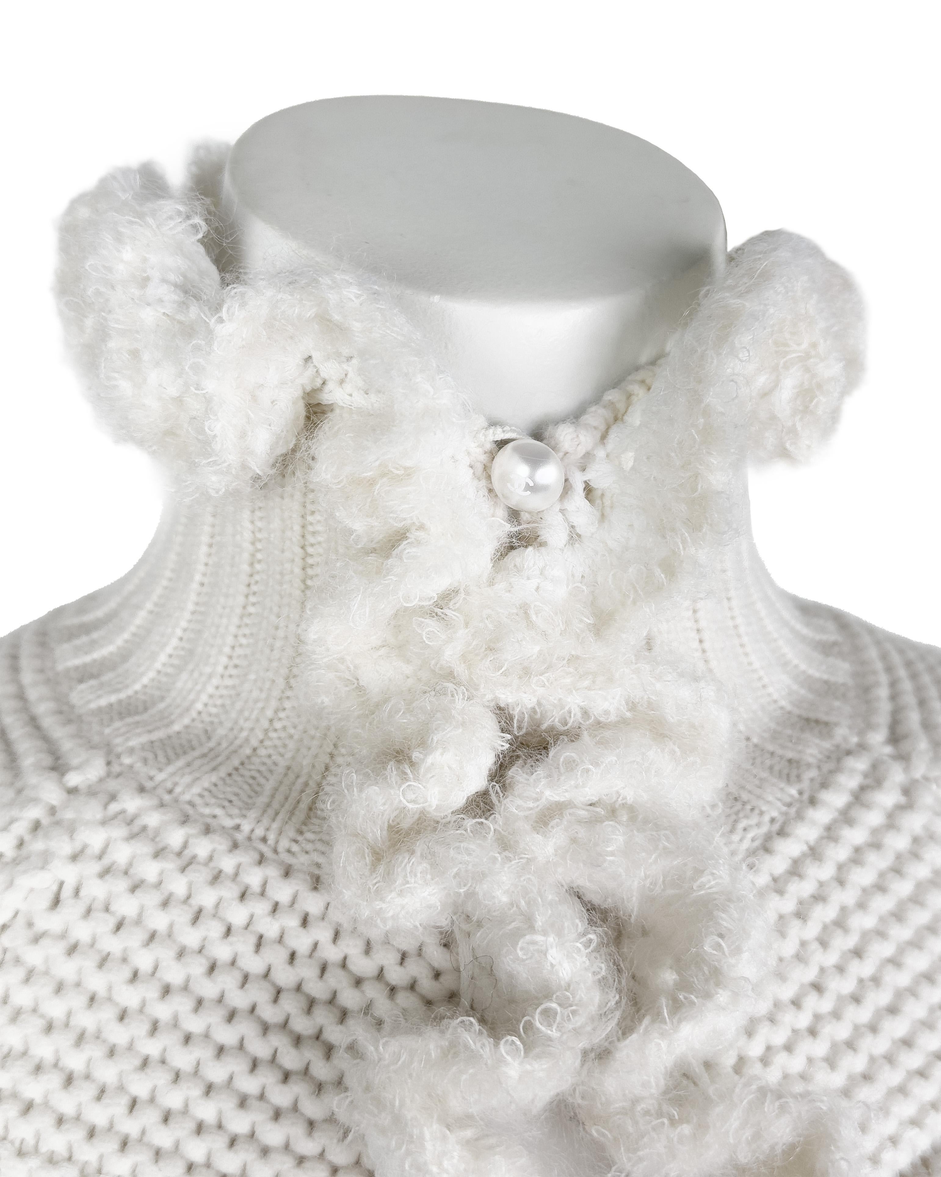 Chanel Autunno/Inverno 2006 Giacca stile bolero in maglia color crema In condizioni buone in vendita a Toronto, Ontario