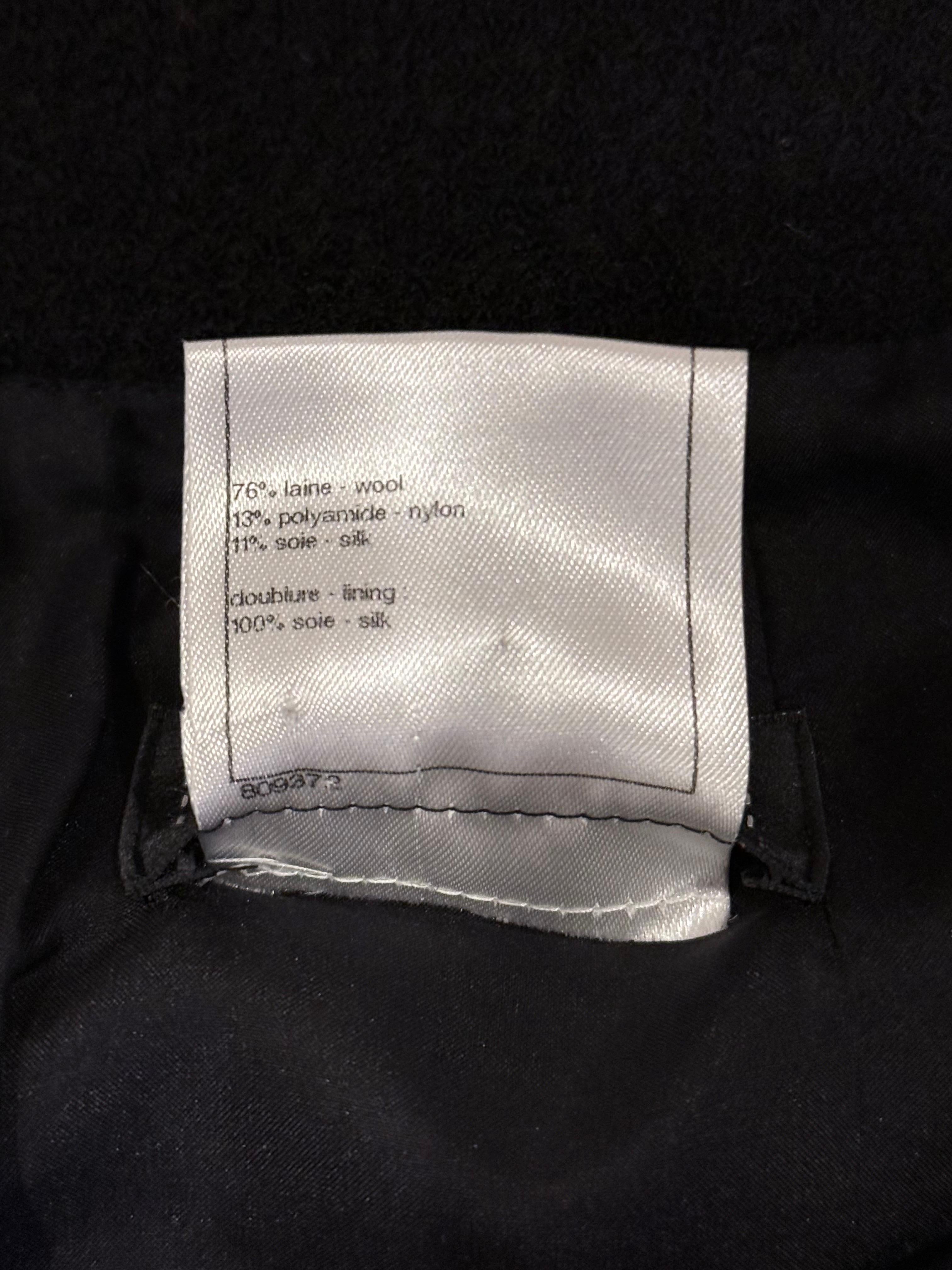 Chanel Fall/Winter 2007–2008 Black Wool & Silk Skirt Suit (FR 38 / US 6) For Sale 6