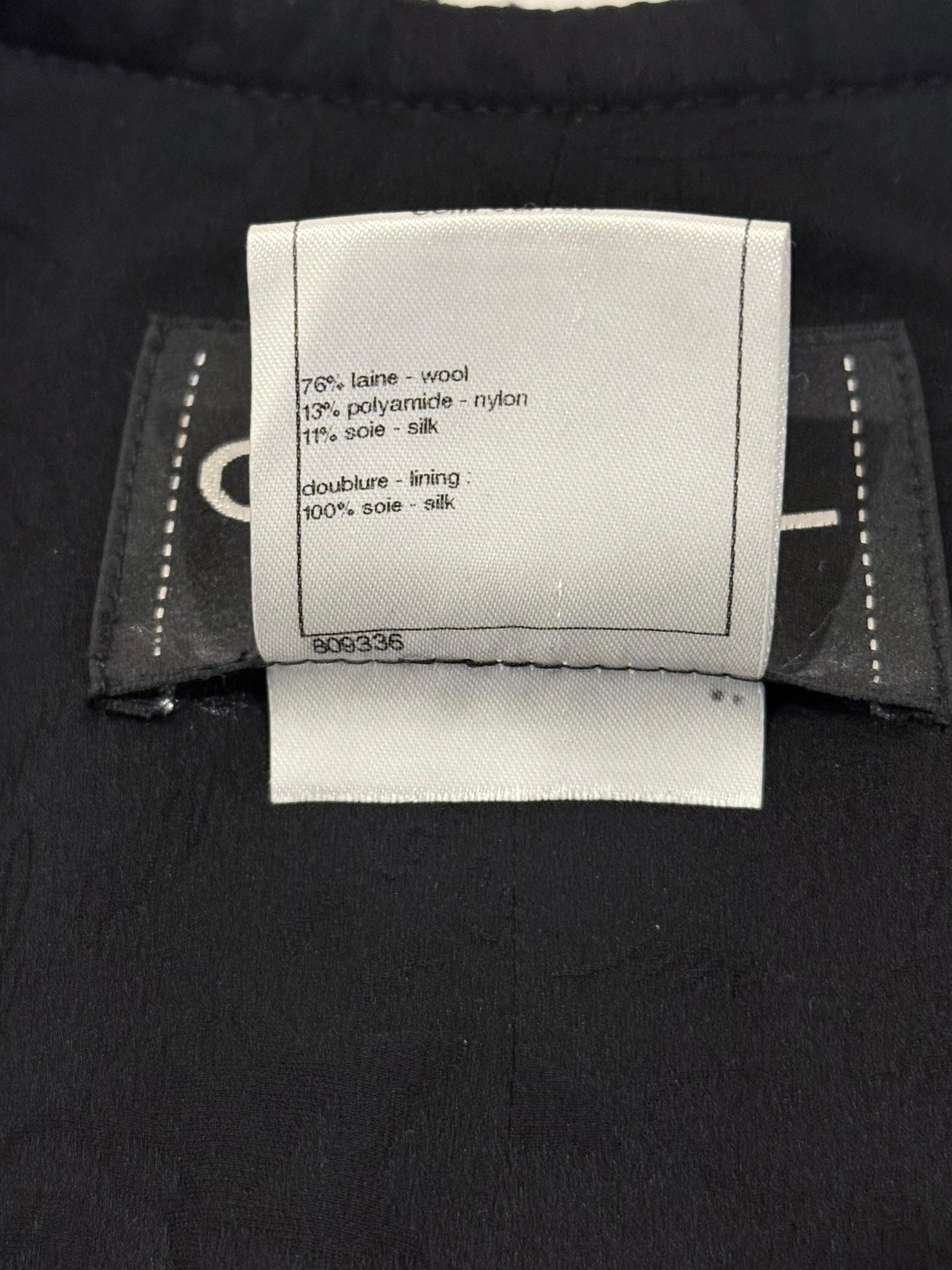 Chanel Fall/Winter 2007–2008 Black Wool & Silk Skirt Suit (FR 38 / US 6) For Sale 7
