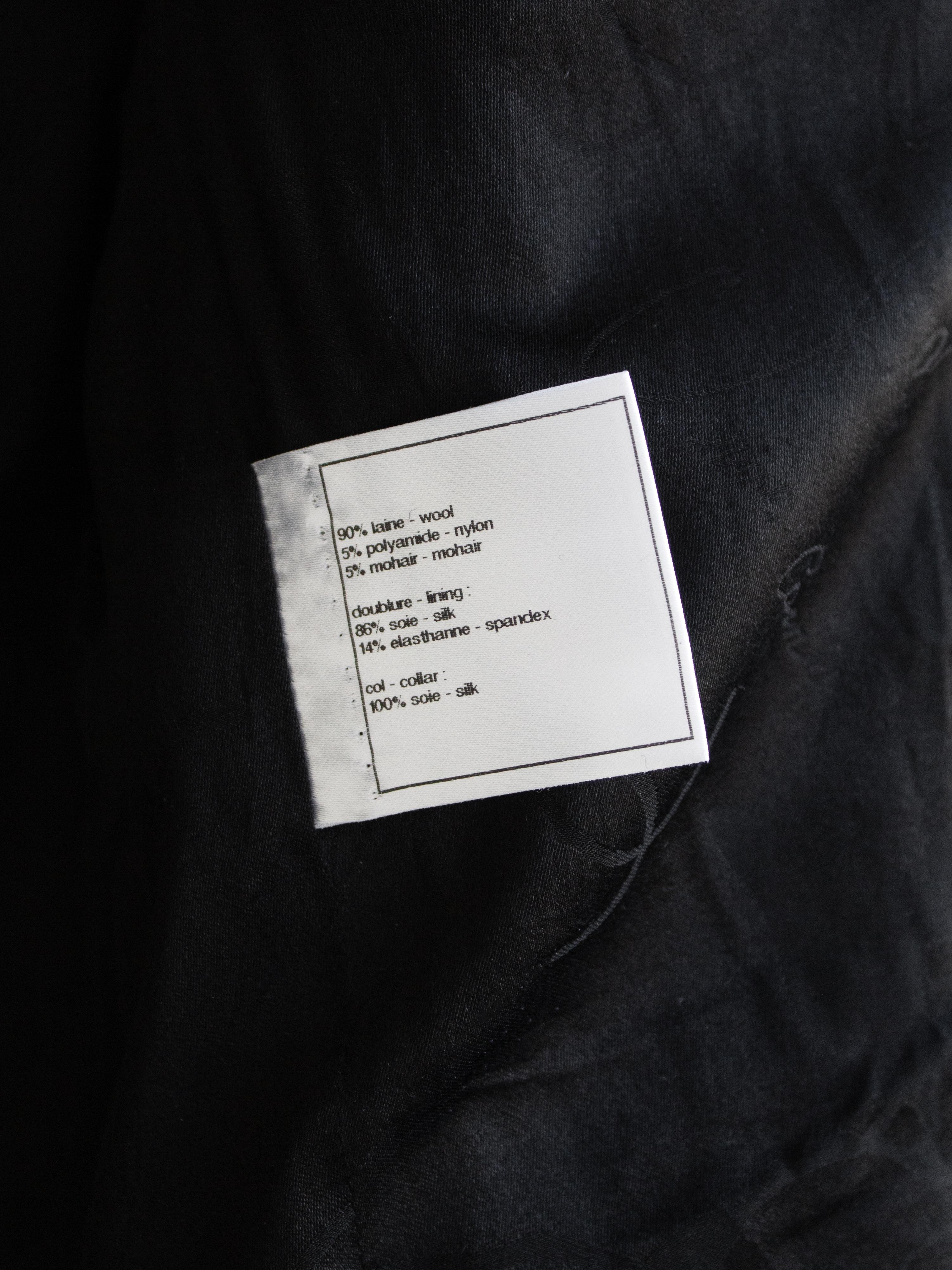 Chanel automne/hiver 2009 - Tailleur jupe Claudine en tweed noir et blanc avec col 09A 6