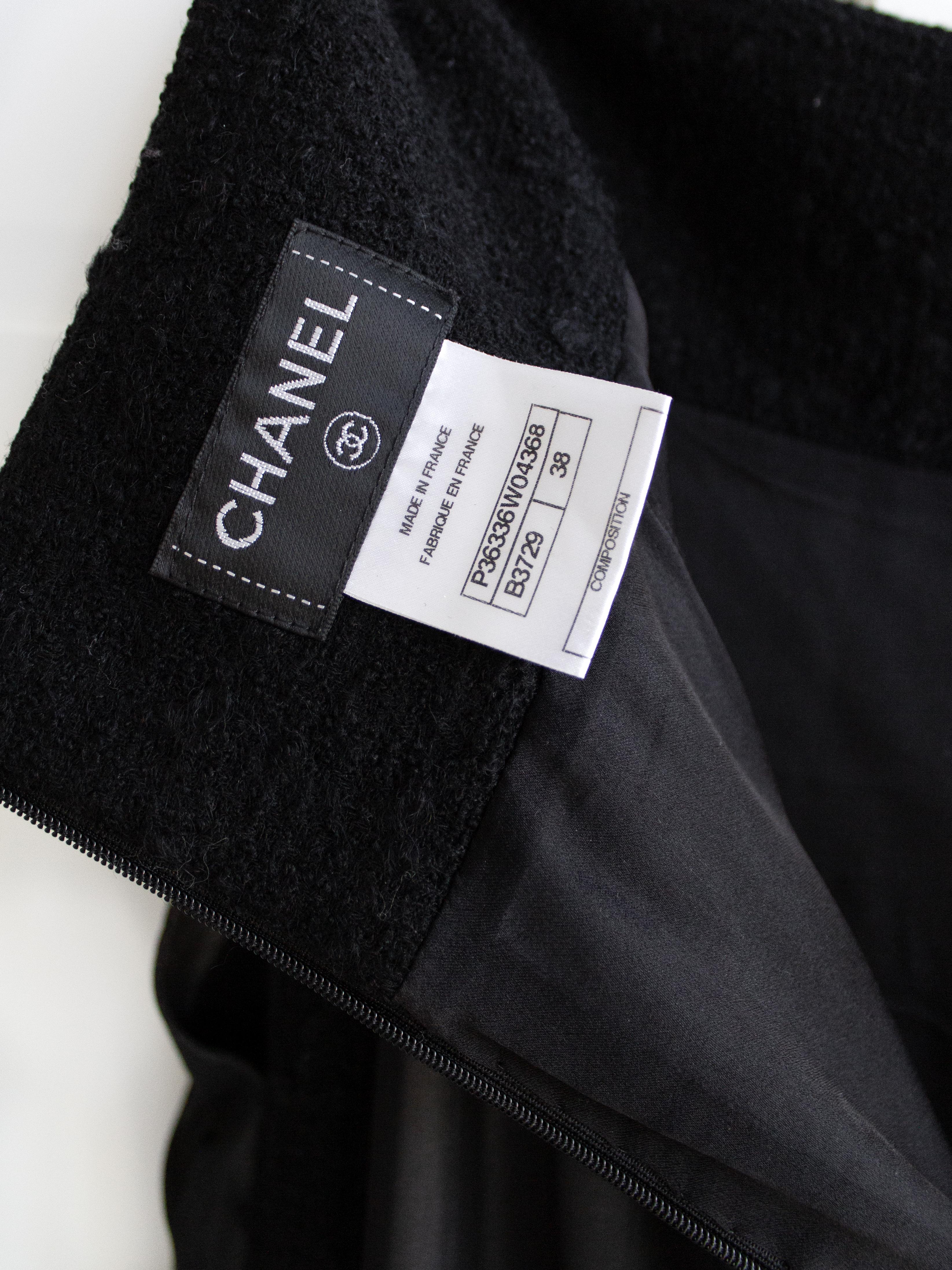 Chanel automne/hiver 2009 - Tailleur jupe Claudine en tweed noir et blanc avec col 09A 13