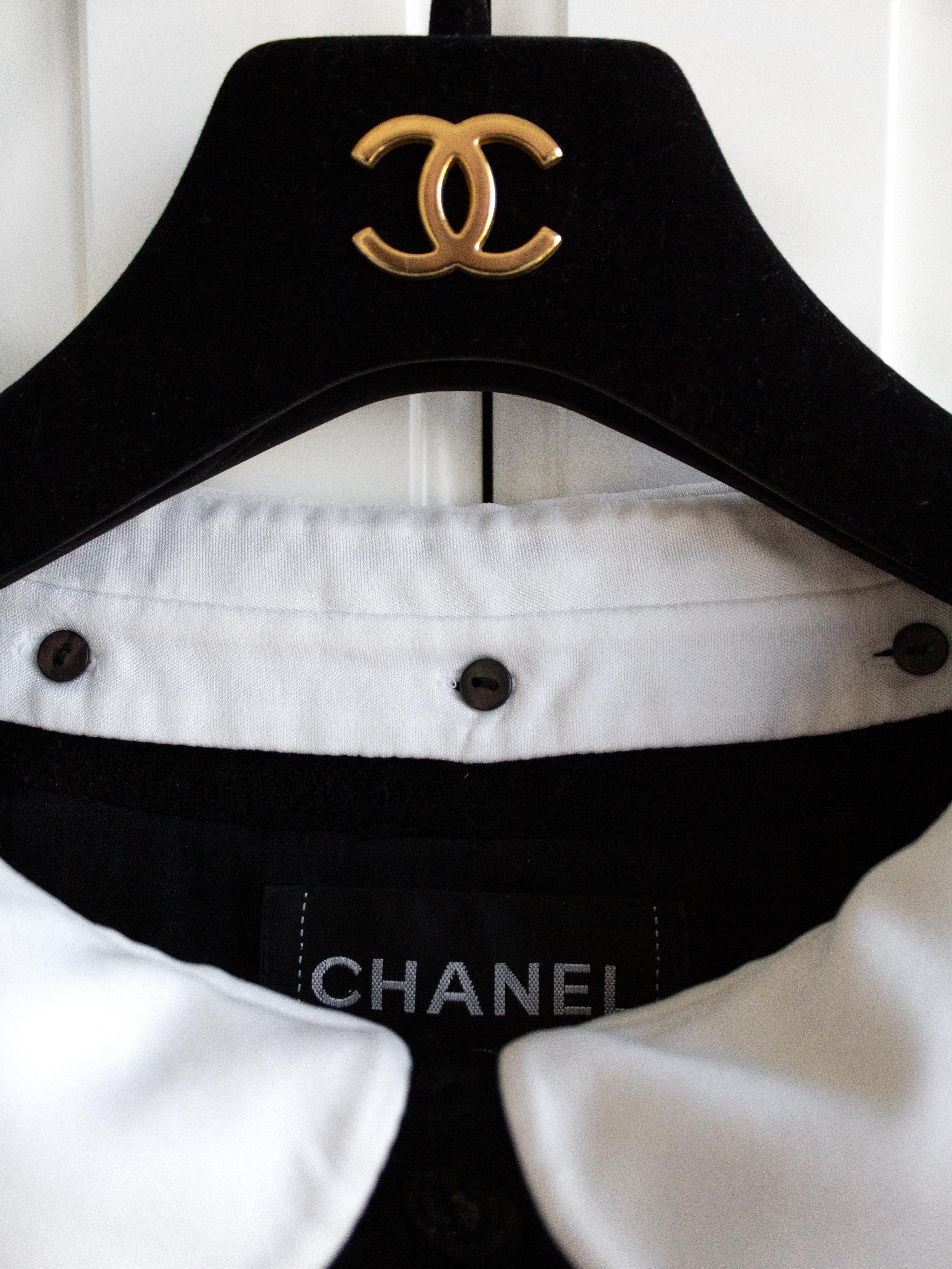 Chanel automne/hiver 2009 - Tailleur jupe Claudine en tweed noir et blanc avec col 09A 1