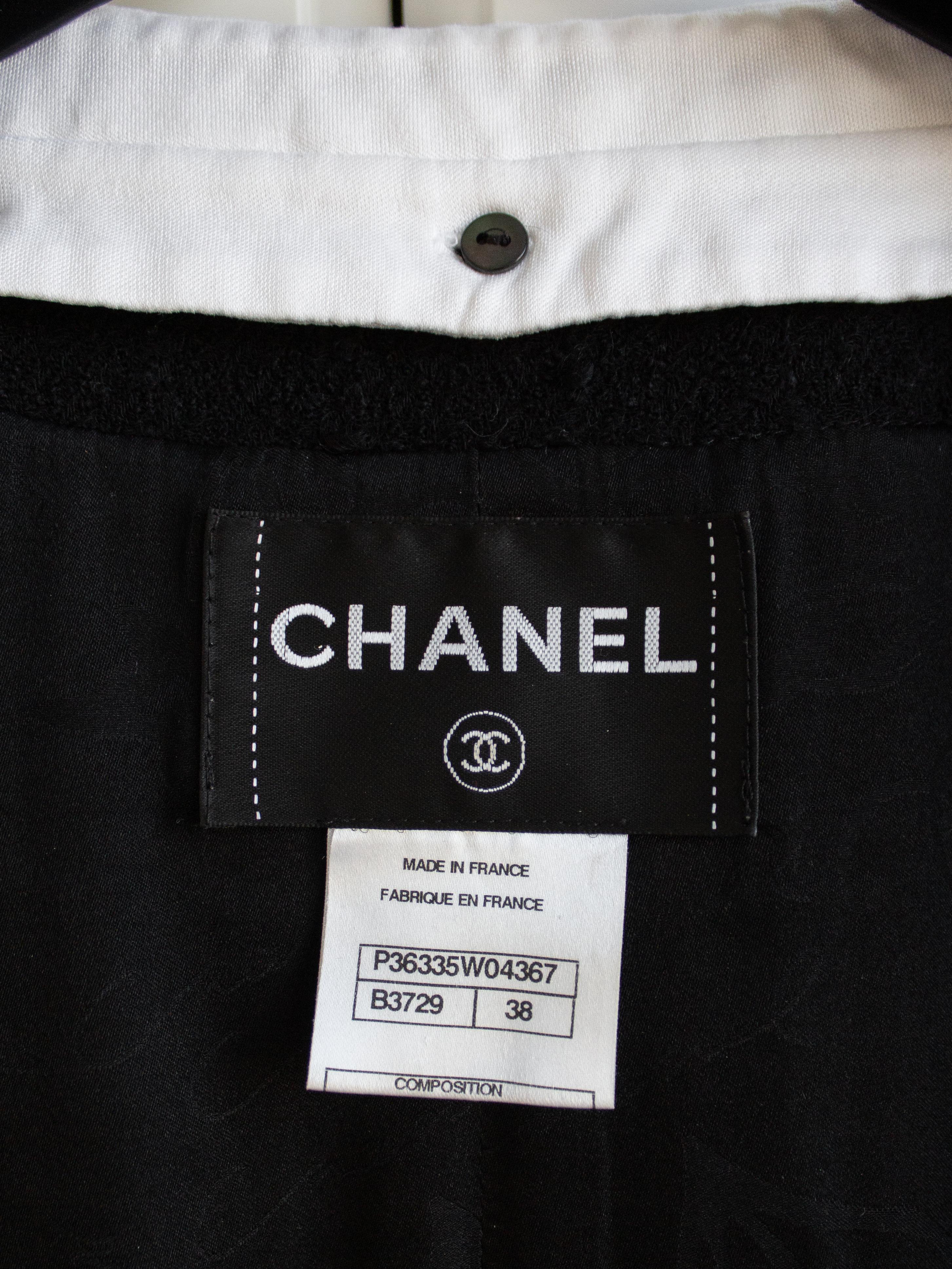 Chanel automne/hiver 2009 - Tailleur jupe Claudine en tweed noir et blanc avec col 09A 3