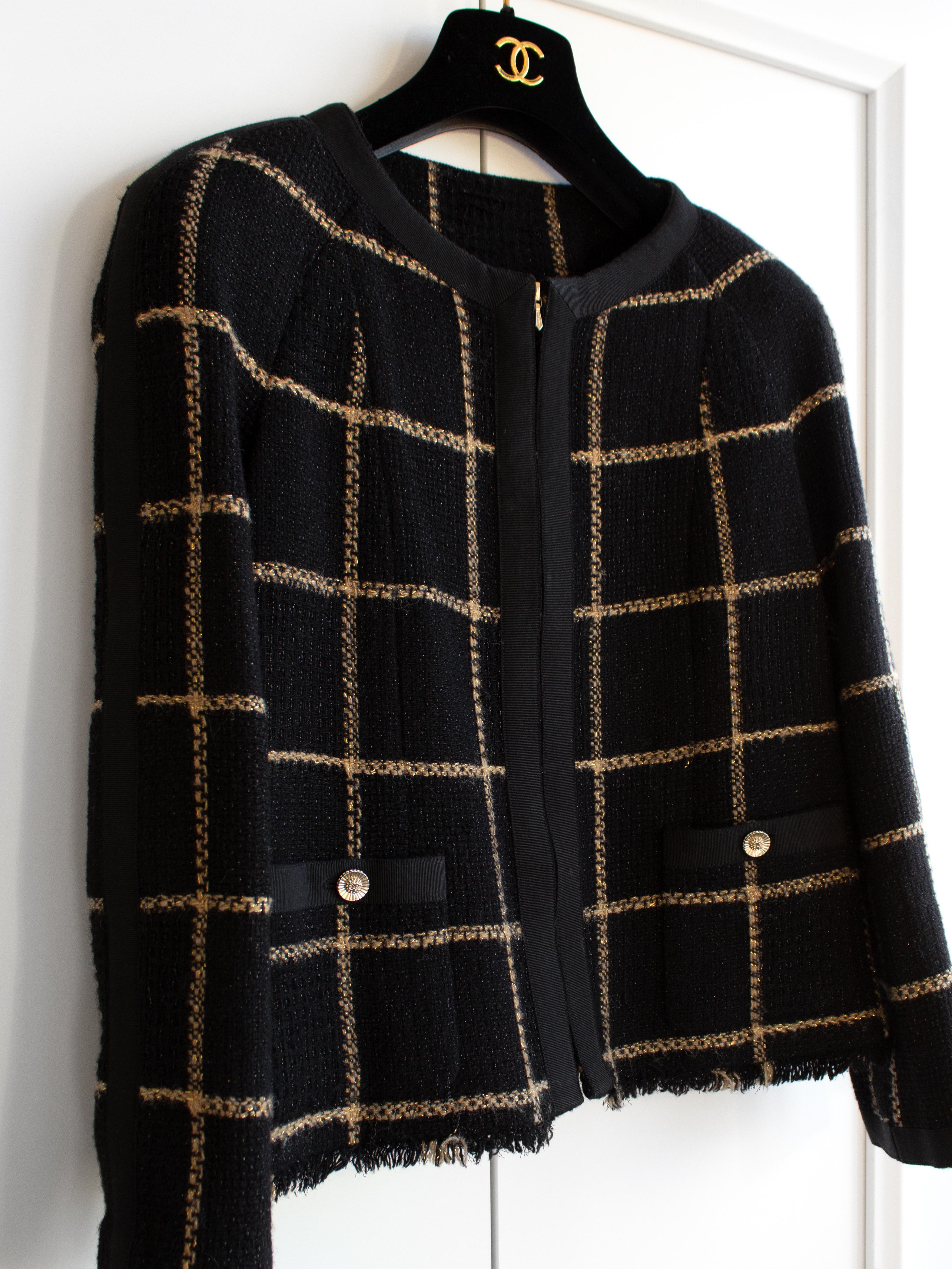 Chanel Fall/Winter 2009 Paris-Moscow Black Gold Plaid Fantasy Tweed 09A Jacket In Good Condition In Jersey City, NJ