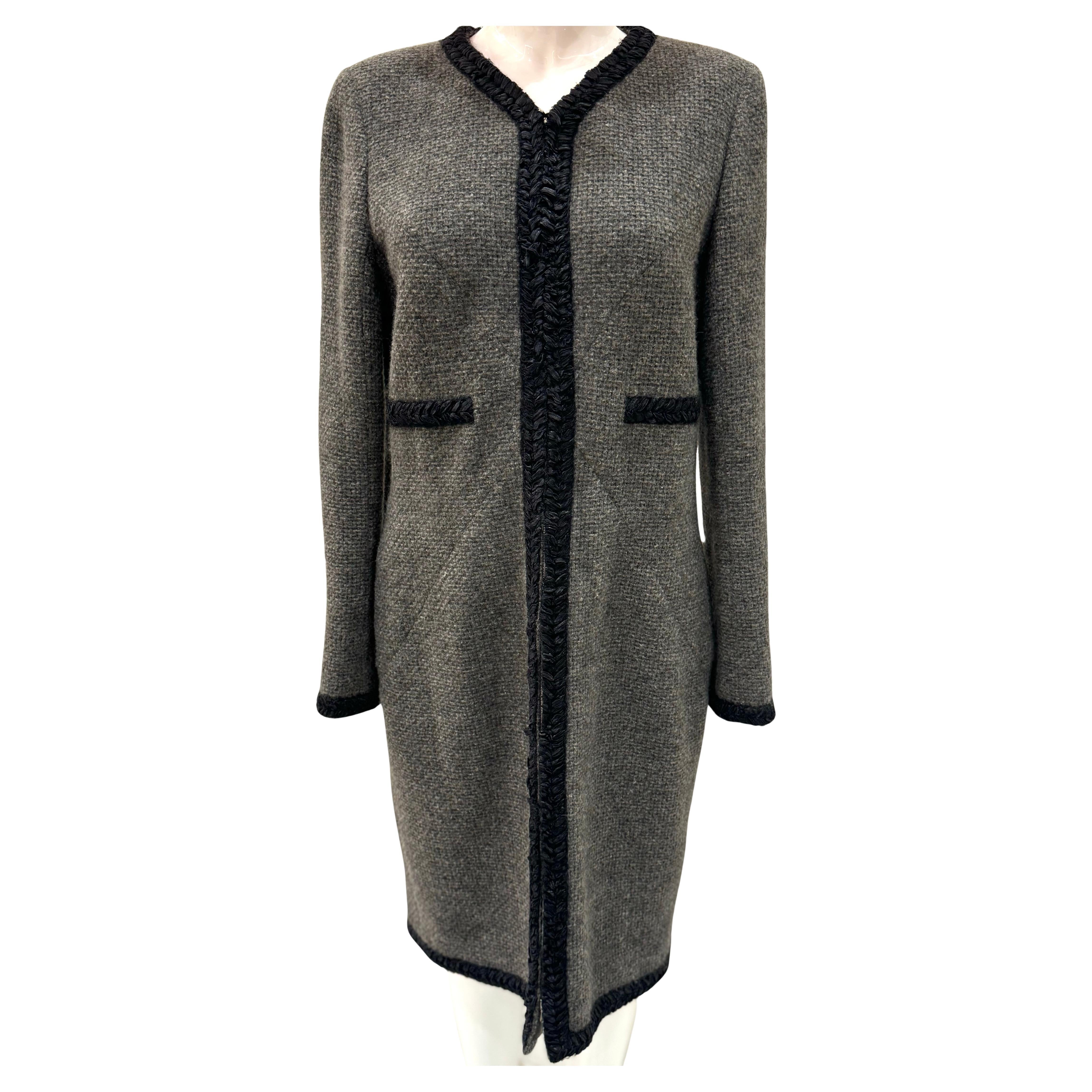 Chanel Fall Winter 2010 Alpaca and cashmere grey coat For Sale