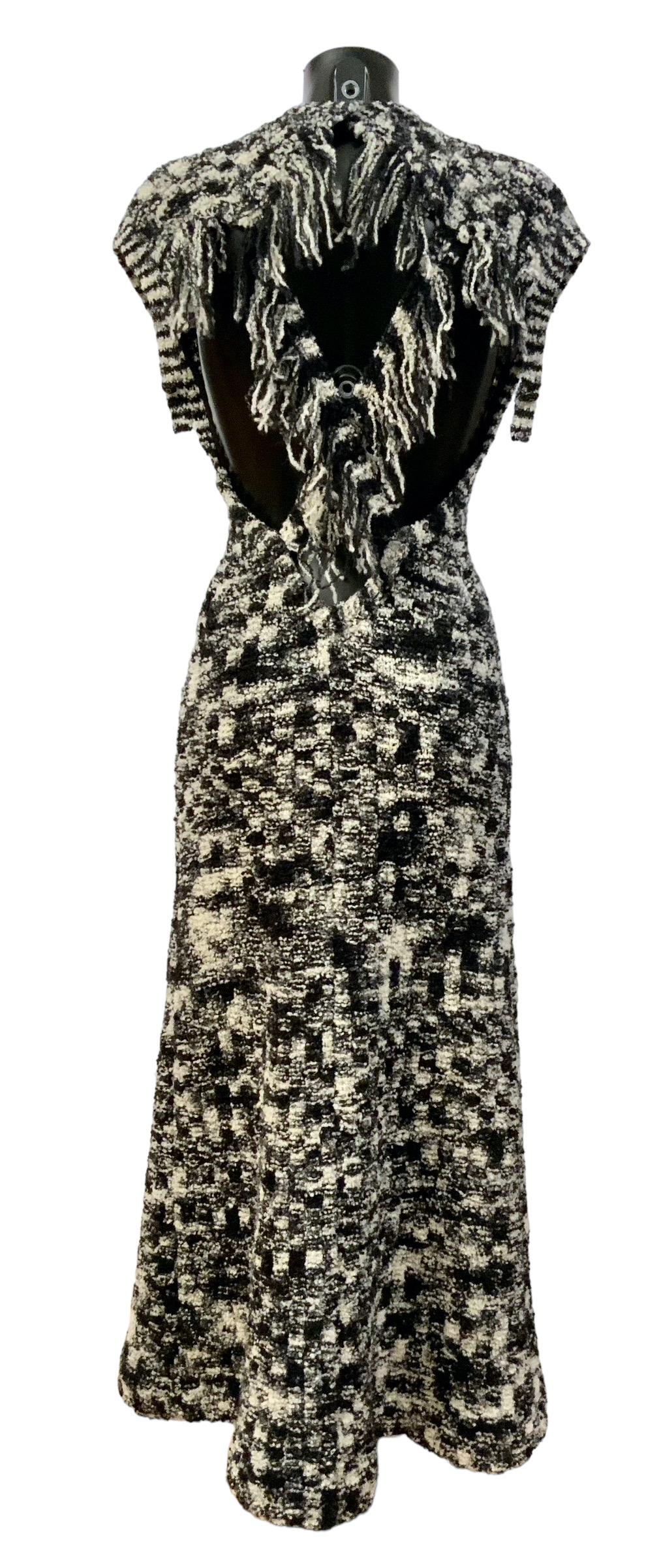 Chanel Fall Winter 2011 Black and White Bouclette Knit Dress In Good Condition In Geneva, CH
