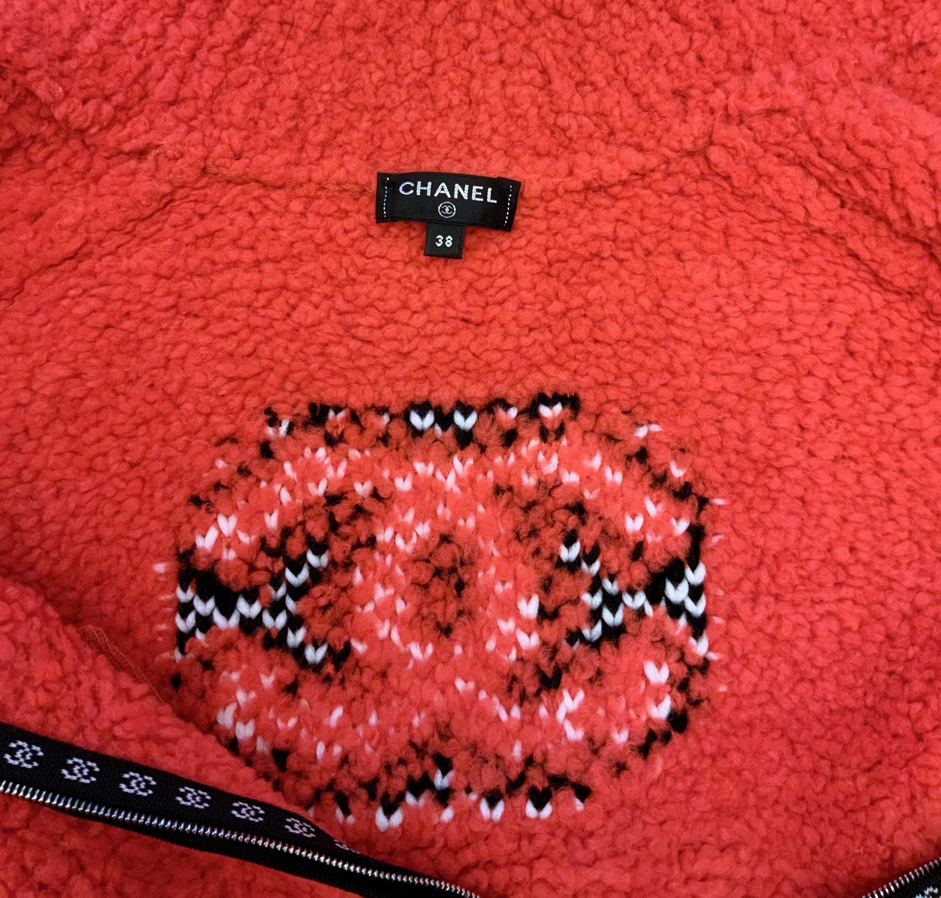 Chanel Fall Winter 2019 / 2020 Collection CC Red Teddy Knit Vest 5