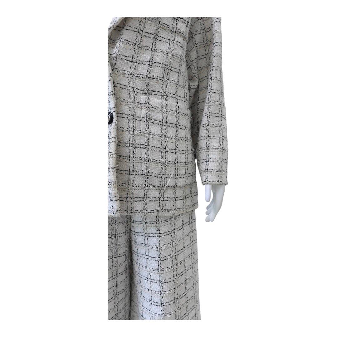 Women's or Men's CHANEL Fall/Winter 2020B Oversized Lurex Tweed Jacket – White & Black For Sale