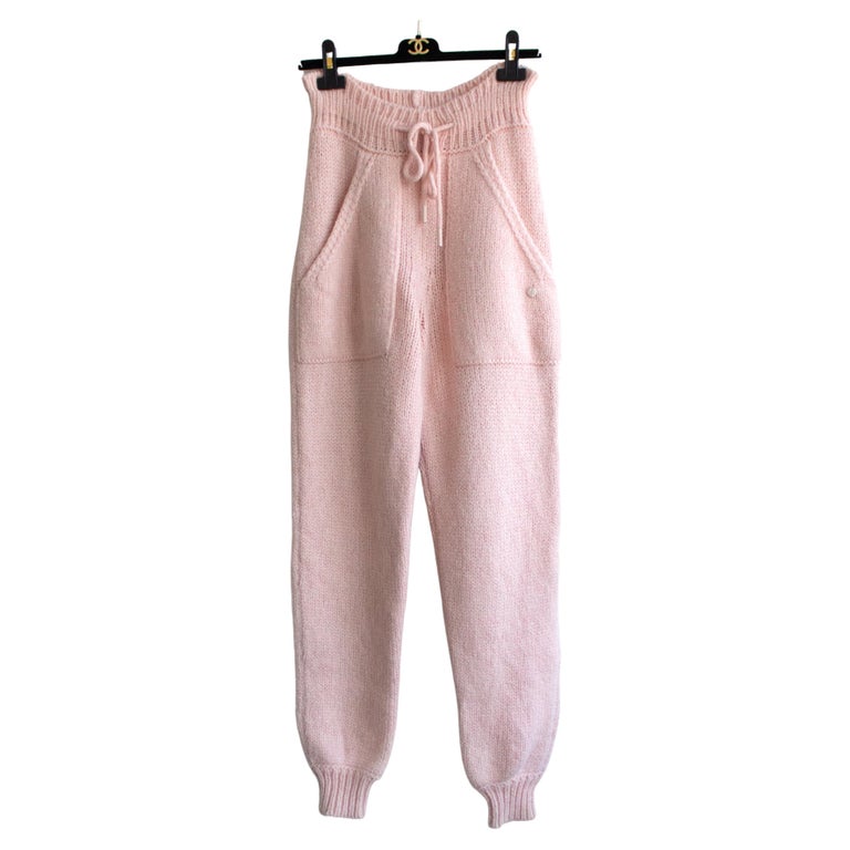 Chanel Fall/Winter 2021/22 Pre-Collection Pink Knit Wool 21B Sweatpants For Sale at 1stDibs