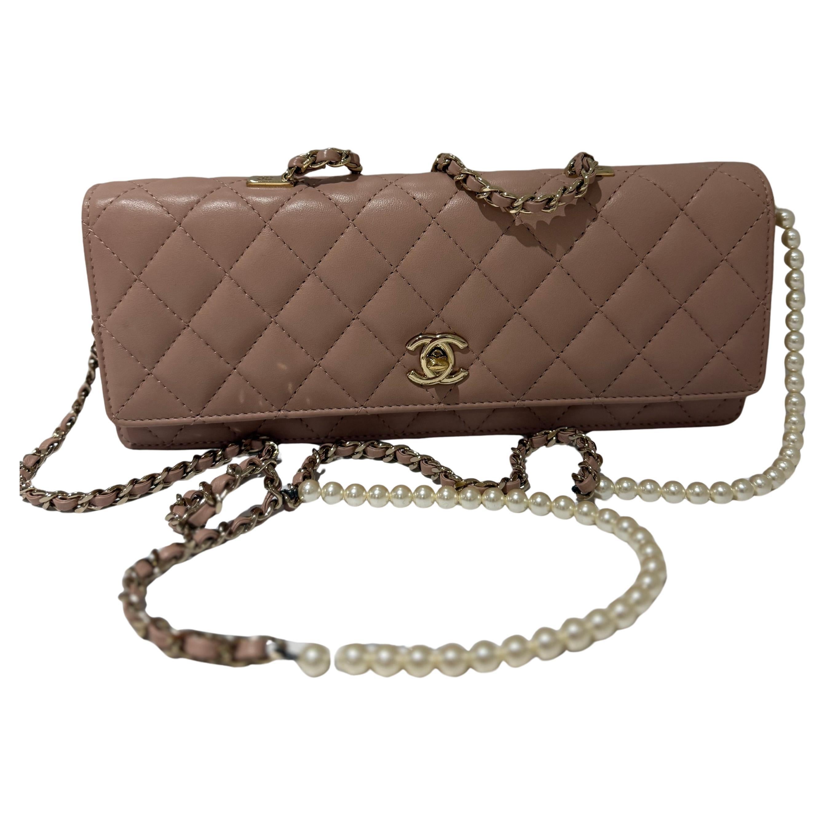 Chanel Fantasy Pearls Evening Flap bag in Pink For Sale
