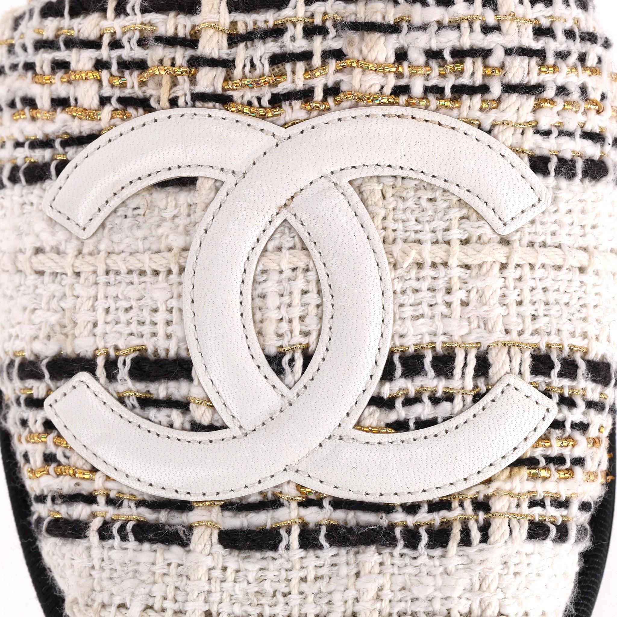 De las mujeres Chanel Pantuflas Fantasía Tweed Logo 'CC en venta